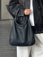 Giorgio Armani 2000s Leather Hobo Shoulder Bag - SYLK