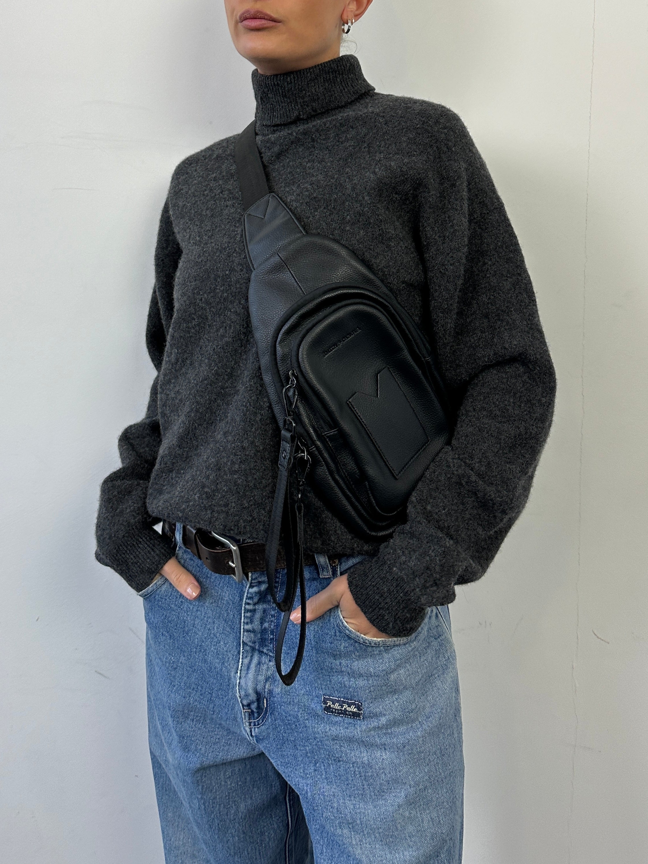 Lacoste Pure Wool Roll Neck Jumper - M - SYLK