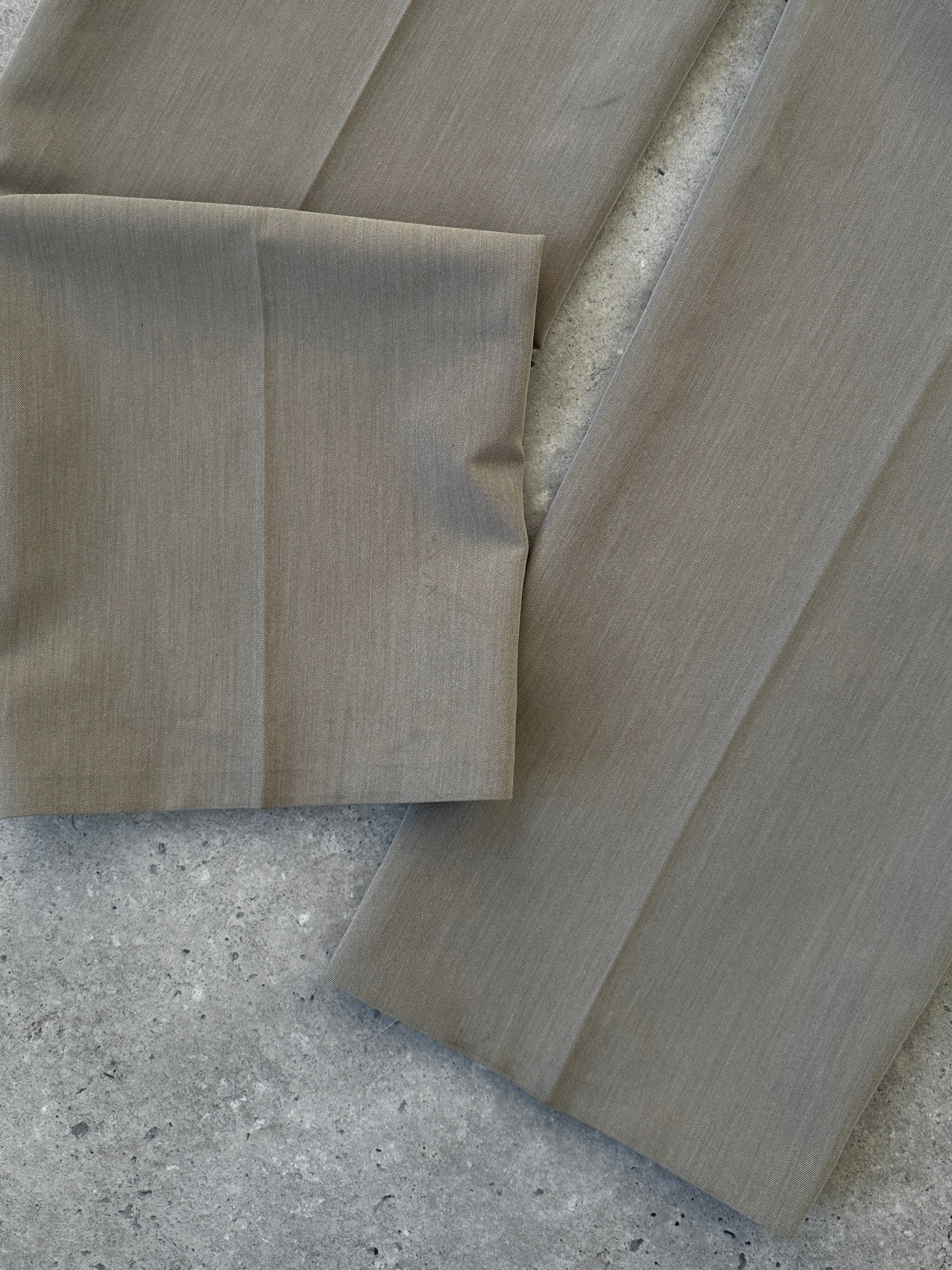 Pierre Cardin Three Piece Suit - 44R/W34 - SYLK