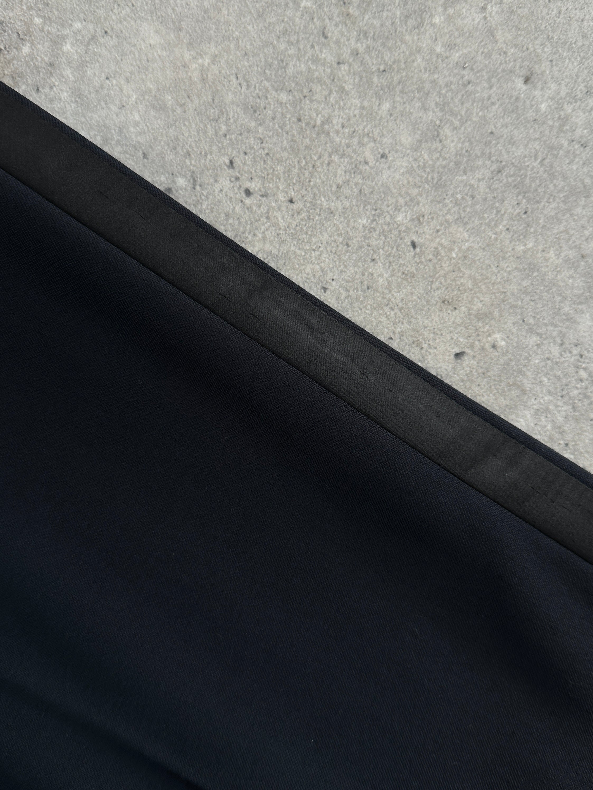 Versace Versus Pure Wool Medusa Tuxedo Suit - 40R/W32 - SYLK