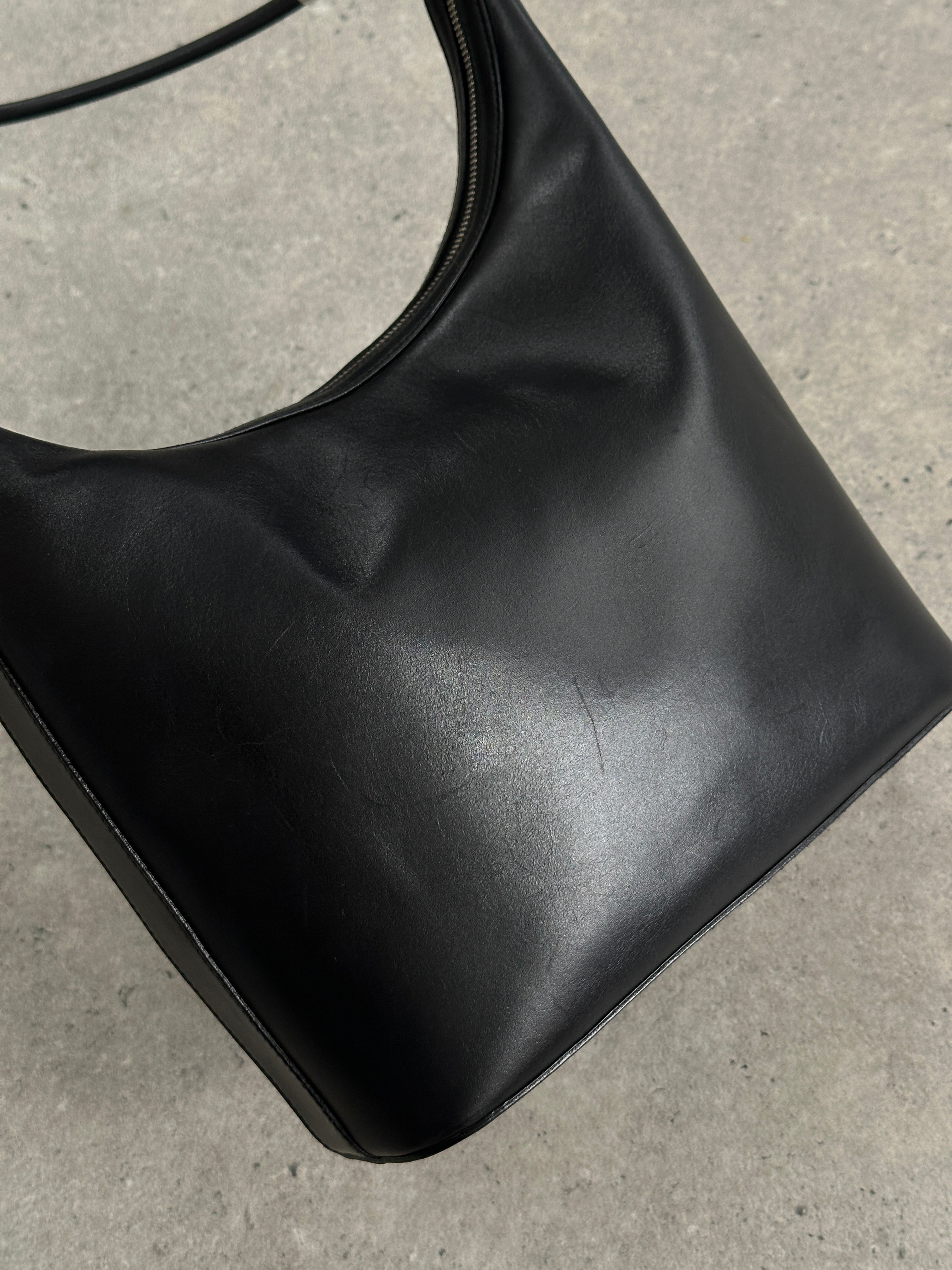 Gucci GG Leather Shoulder Bag - SYLK