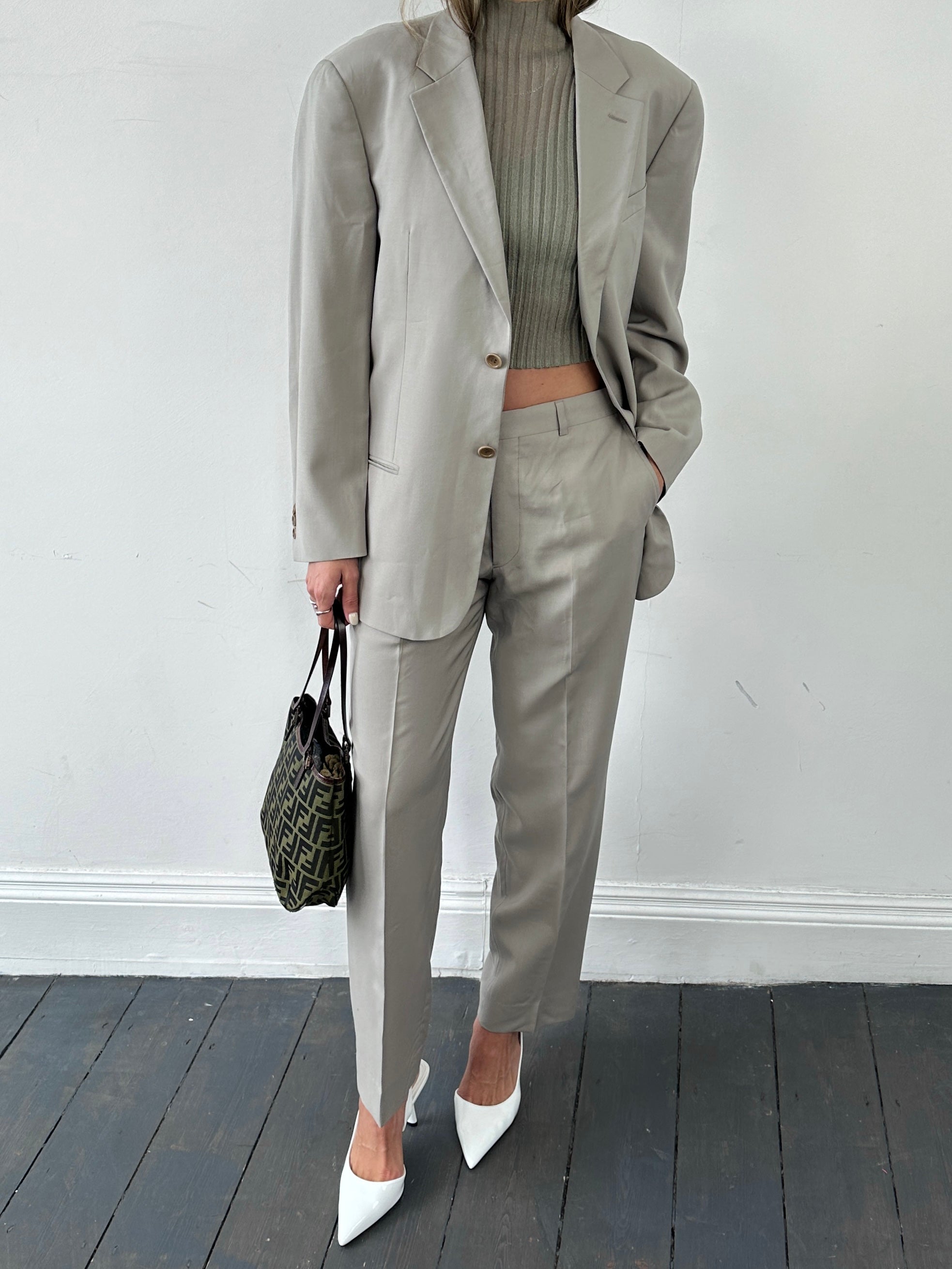 Armani Pure Wool Suit - 40R/W32 - SYLK