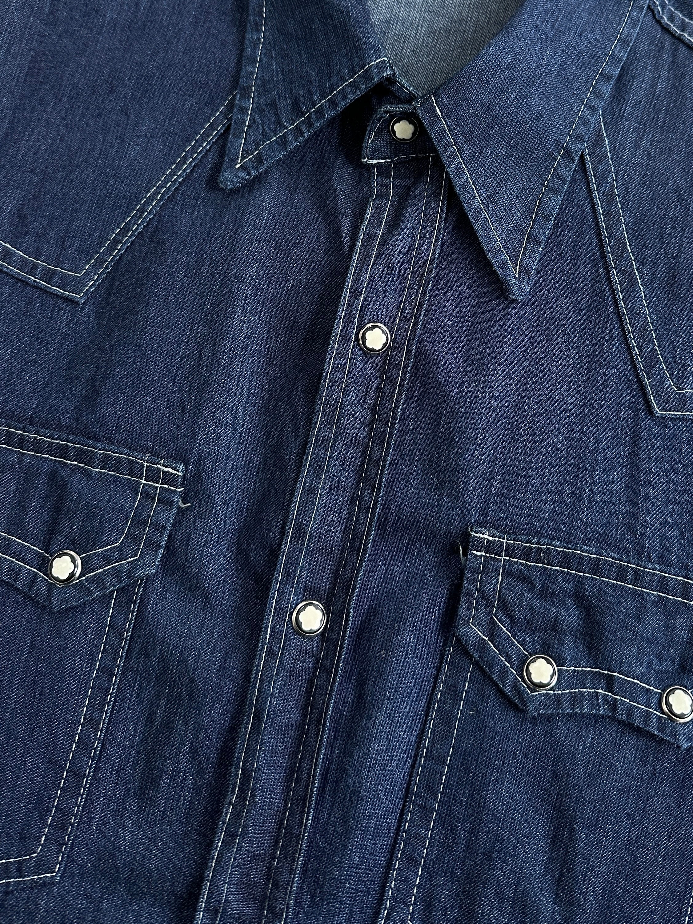 Vintage Italian vintage pure cotton denim shirt with contrast stitching and dagger collar, size M, casual and stylish design