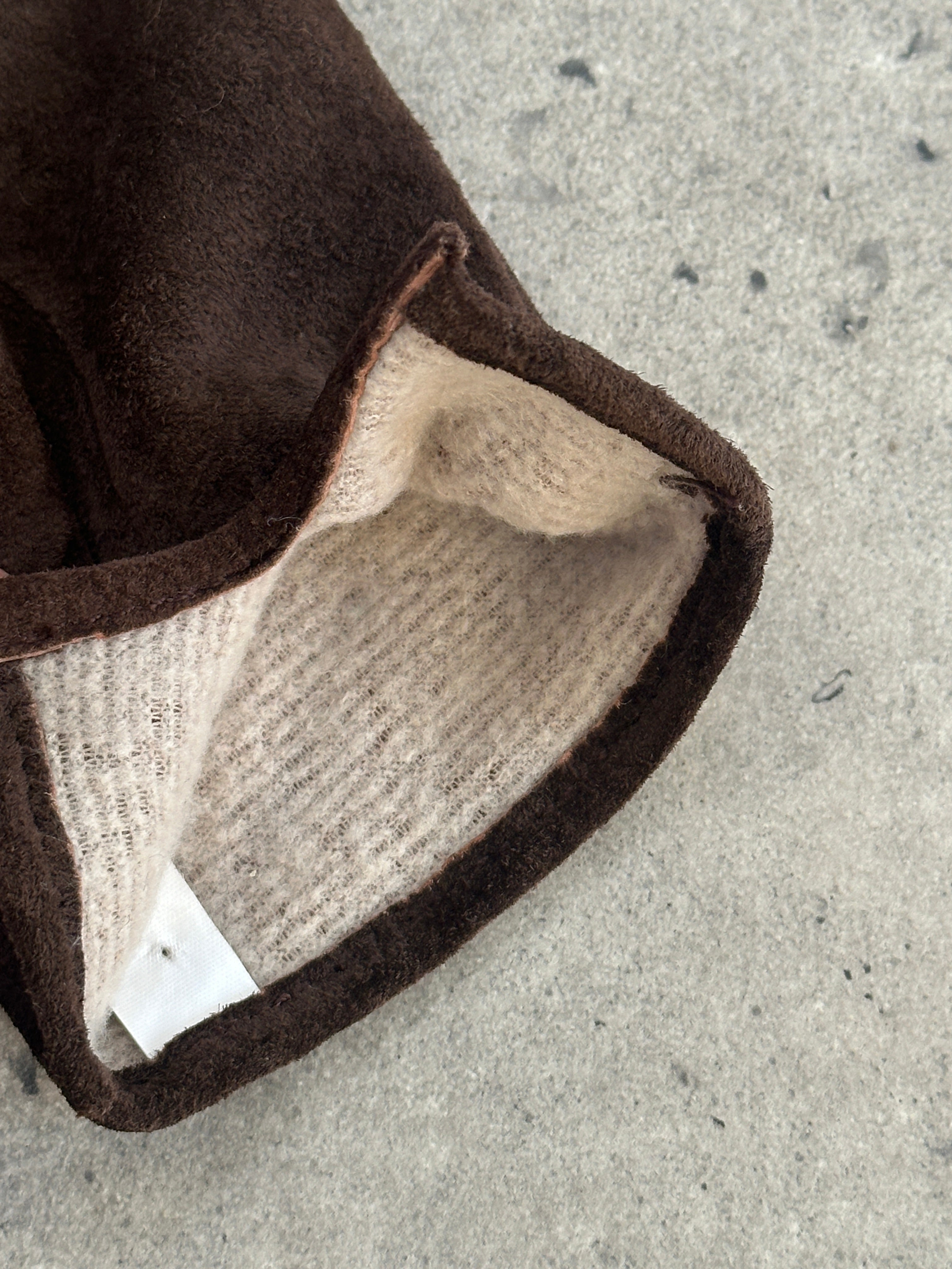 Vintage suede gloves in size small, stylish and soft, with detailed stitching and classic design for a sophisticated look.