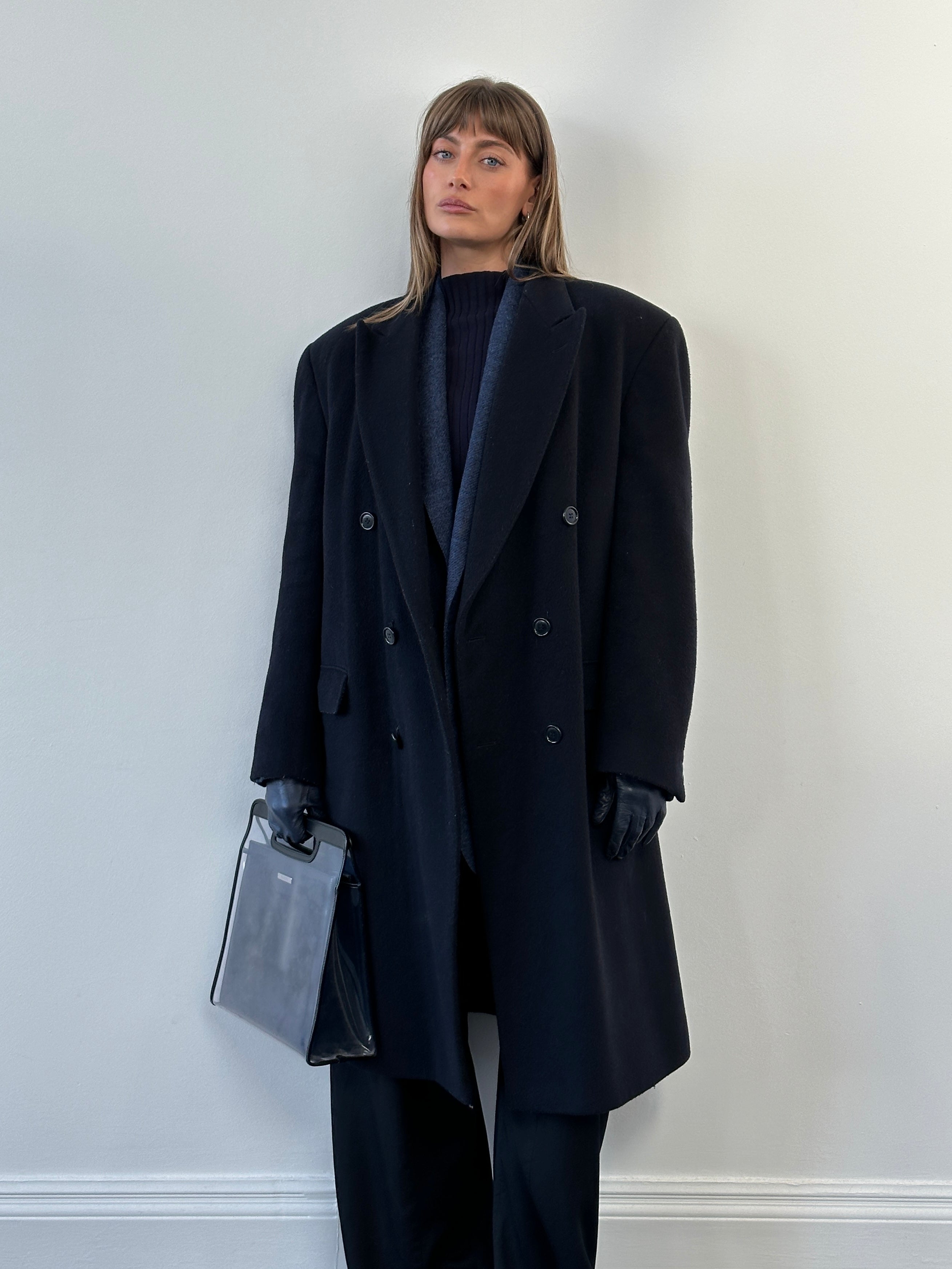 Vintage British 1990s Savoy Taylors Guild wool cashmere coat in XL/XXL, classic 1990s style with a rich wool and cashmere blend.