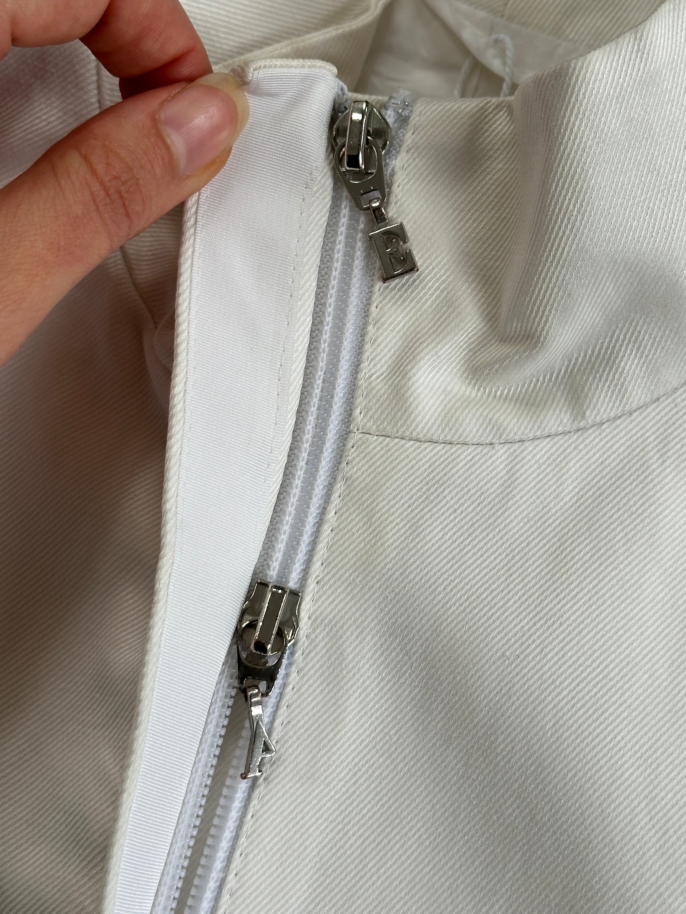 Emporio Armani 2000s cotton jacket two-piece set for men or women, featuring a stylish jacket with matching pants.
