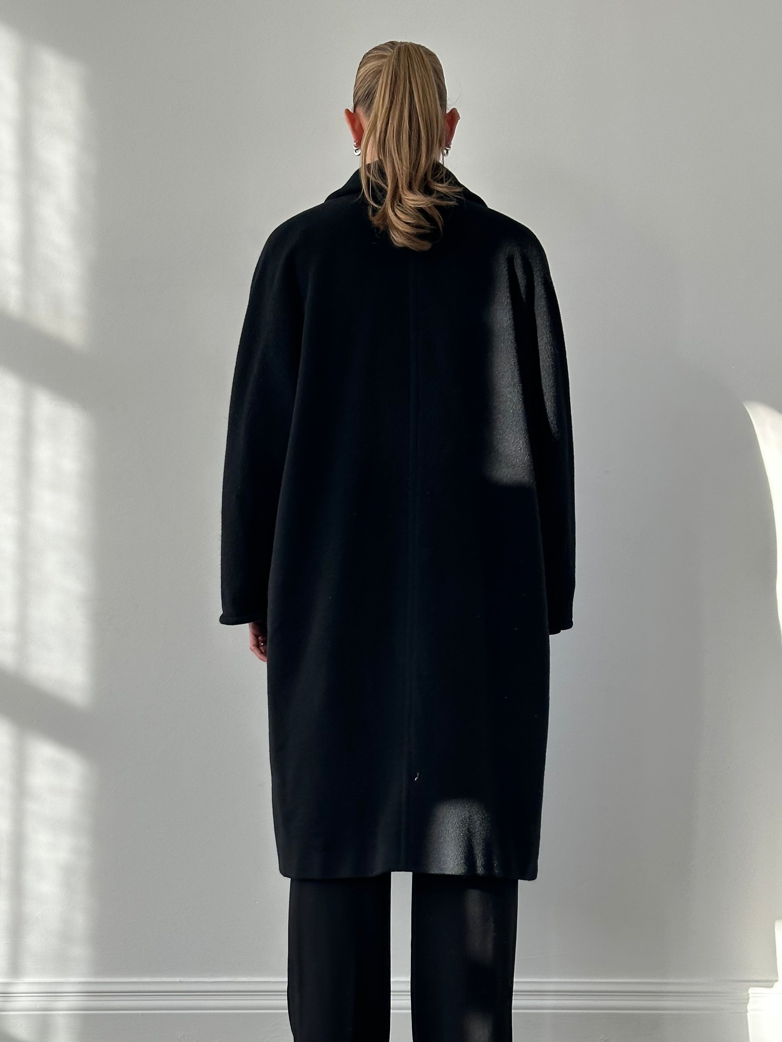 Marella double-breasted wool and cashmere coat in XL, featuring a classic design and tailored fit, shown in a neutral color.