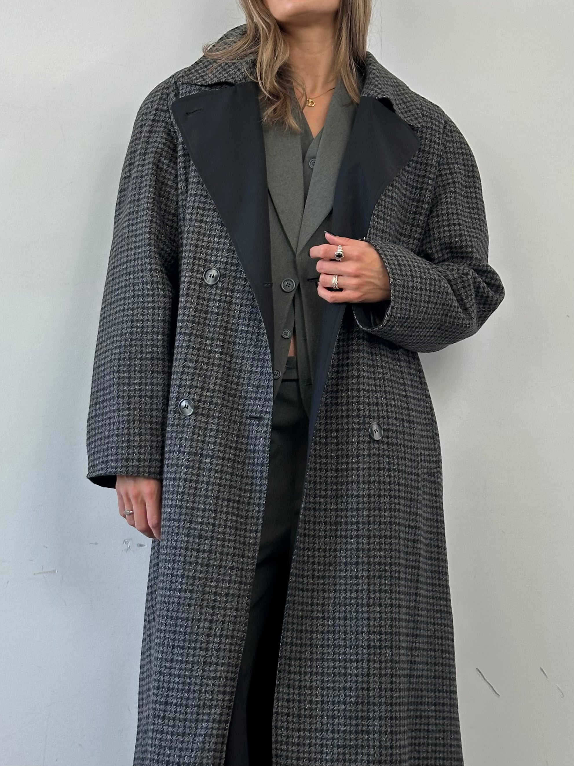 Vintage reversible wool trench coat with belt in XL size, showing classic collar, double-breasted buttons, and tailored silhouette.