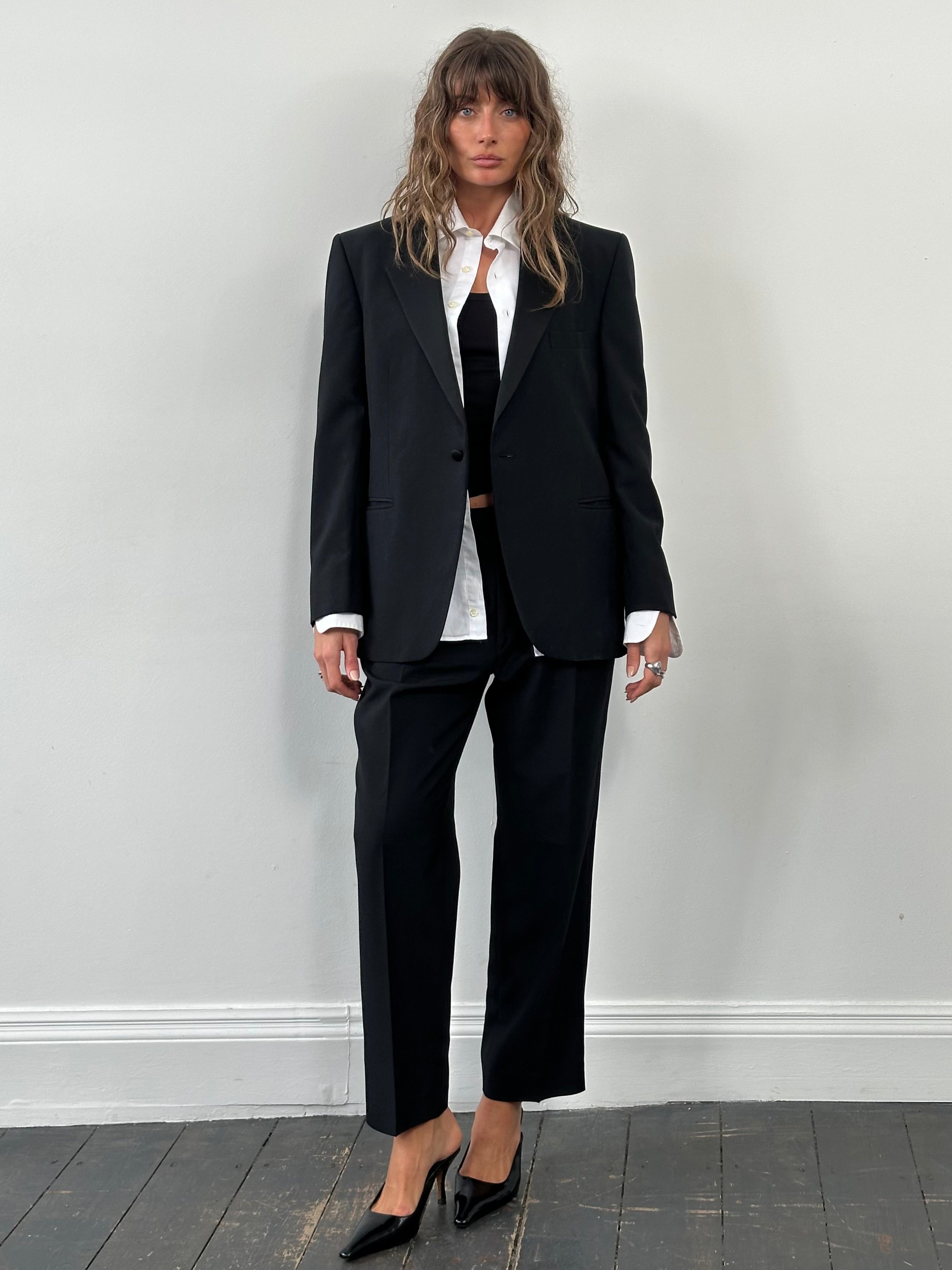 Christian Dior 1990s wool single-breasted tuxedo suit, size 42S/W32, tailored fit with classic lapel and button closure.
