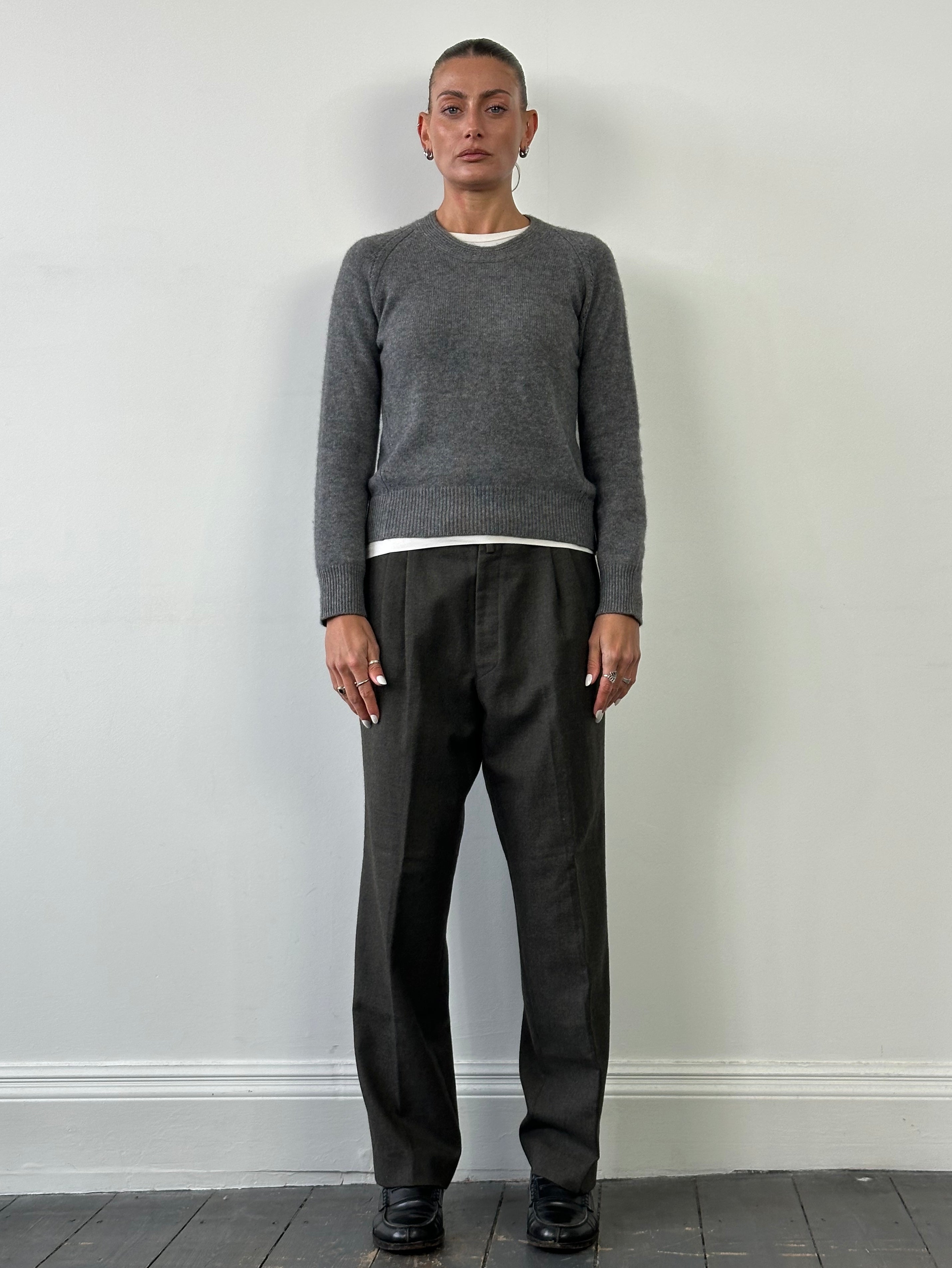 Italian vintage pure wool tailored trousers in size W32, featuring a classic fit and timeless design.