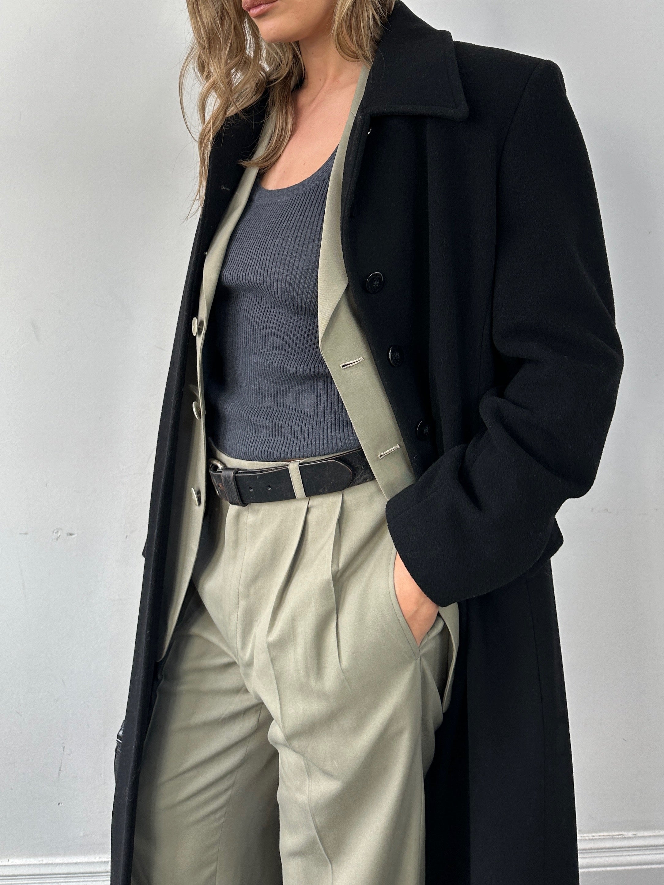 Vintage wool single-breasted A-line coat in size small, featuring classic design and tailored fit, ideal for stylish winter wear.