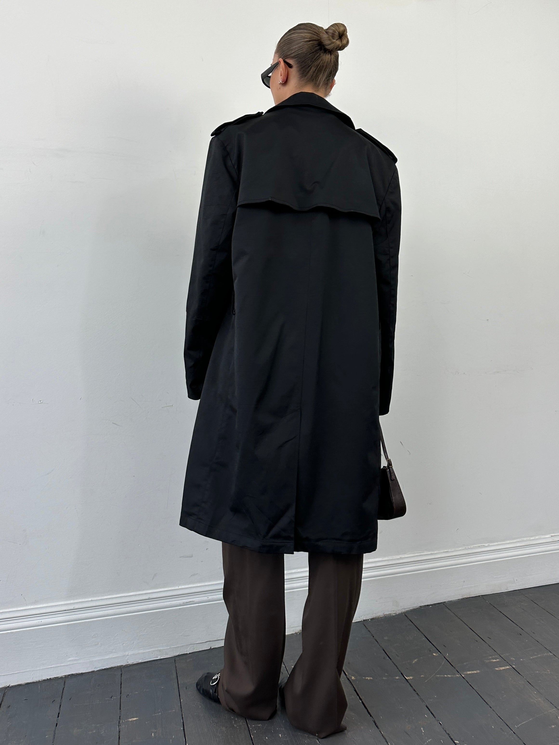 Ralph Lauren Chaps double-breasted cotton trench coat in XL, showing the classic design, collar, and button details.