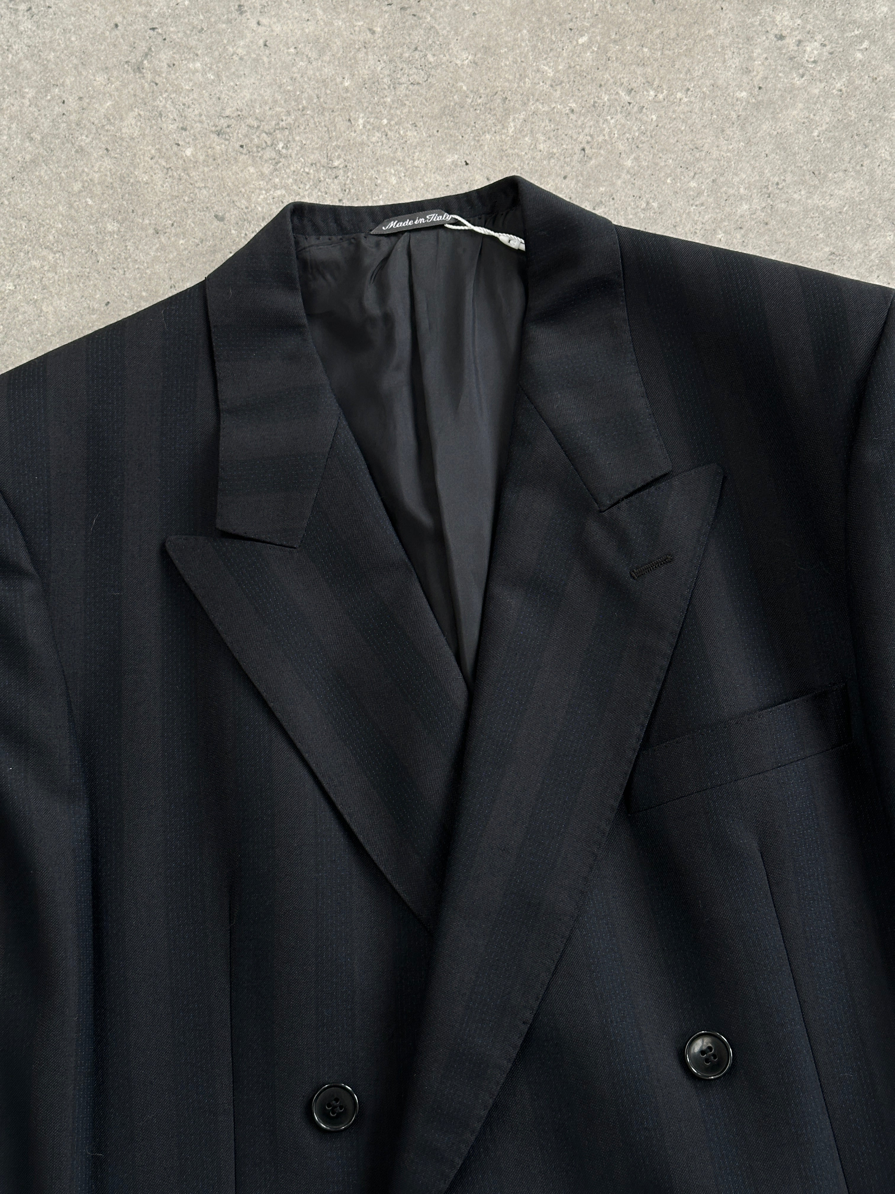 Vintage Italian vintage pure wool stripe double-breasted blazer in size 40R/M, featuring classic tailored design and bold stripe pattern.