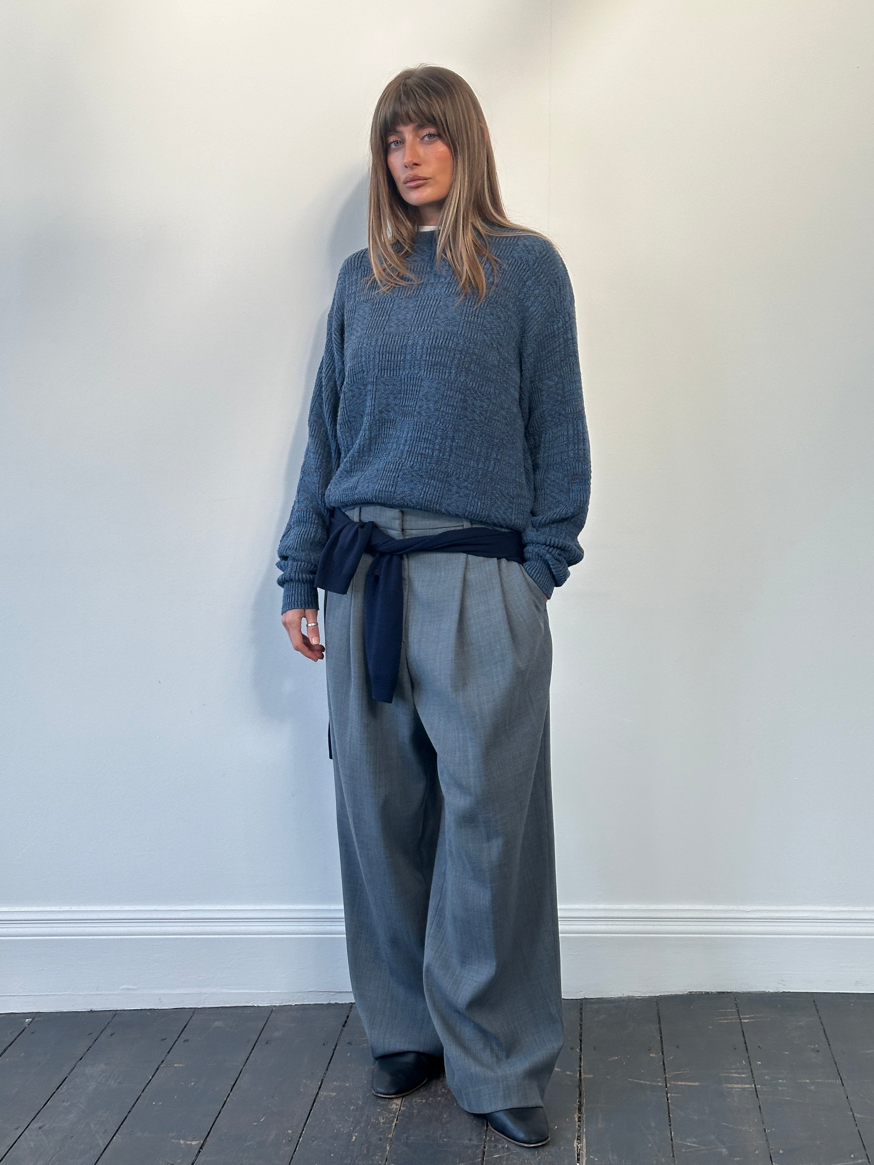 Oscar De La Renta 1990s textured cotton knitted jumper, L/XL size, featuring a cozy, patterned knit design.