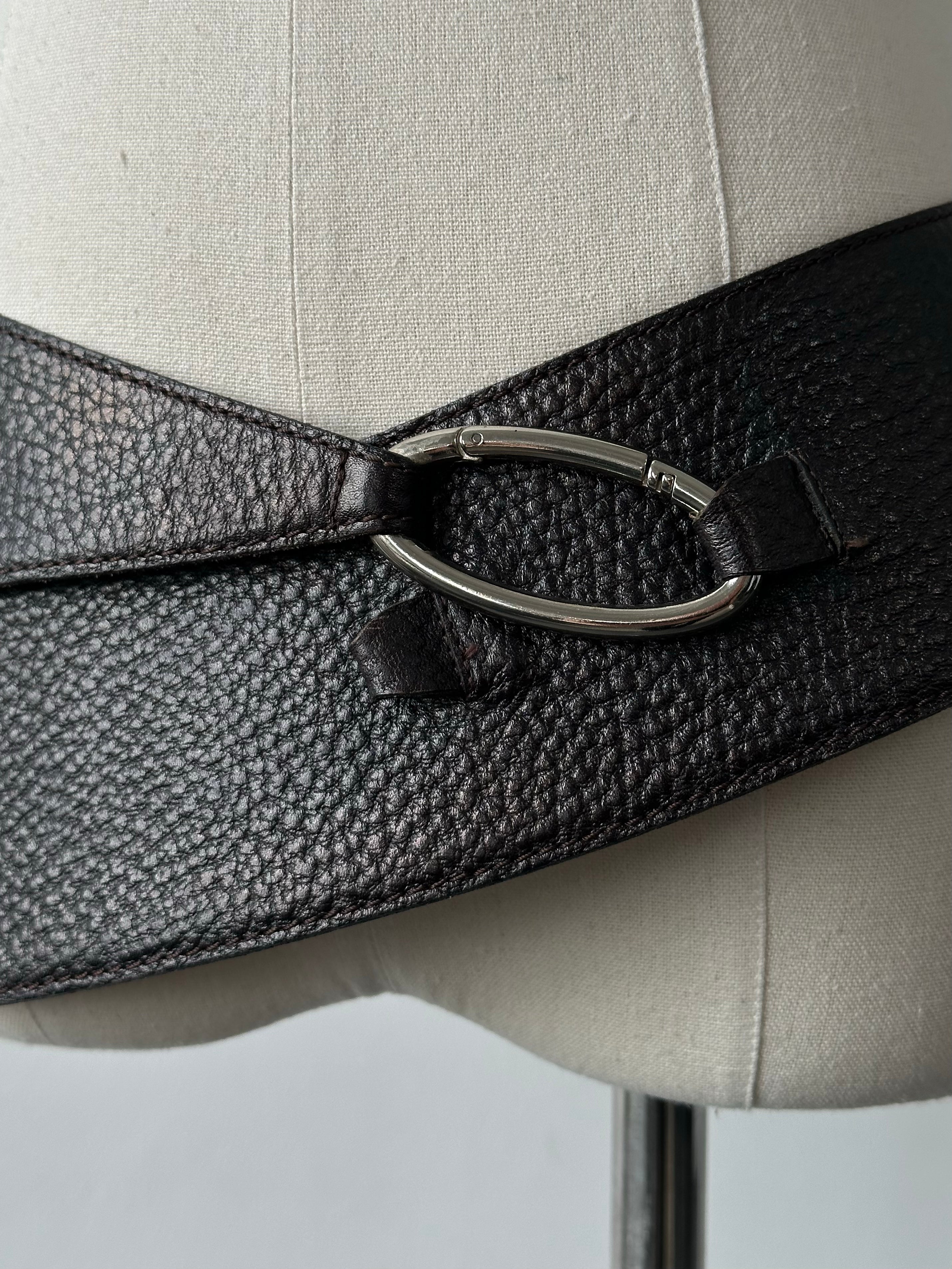 Rene Lezard 2000s leather chunky belt in black, W32-34, featuring wide band and textured leather detail.