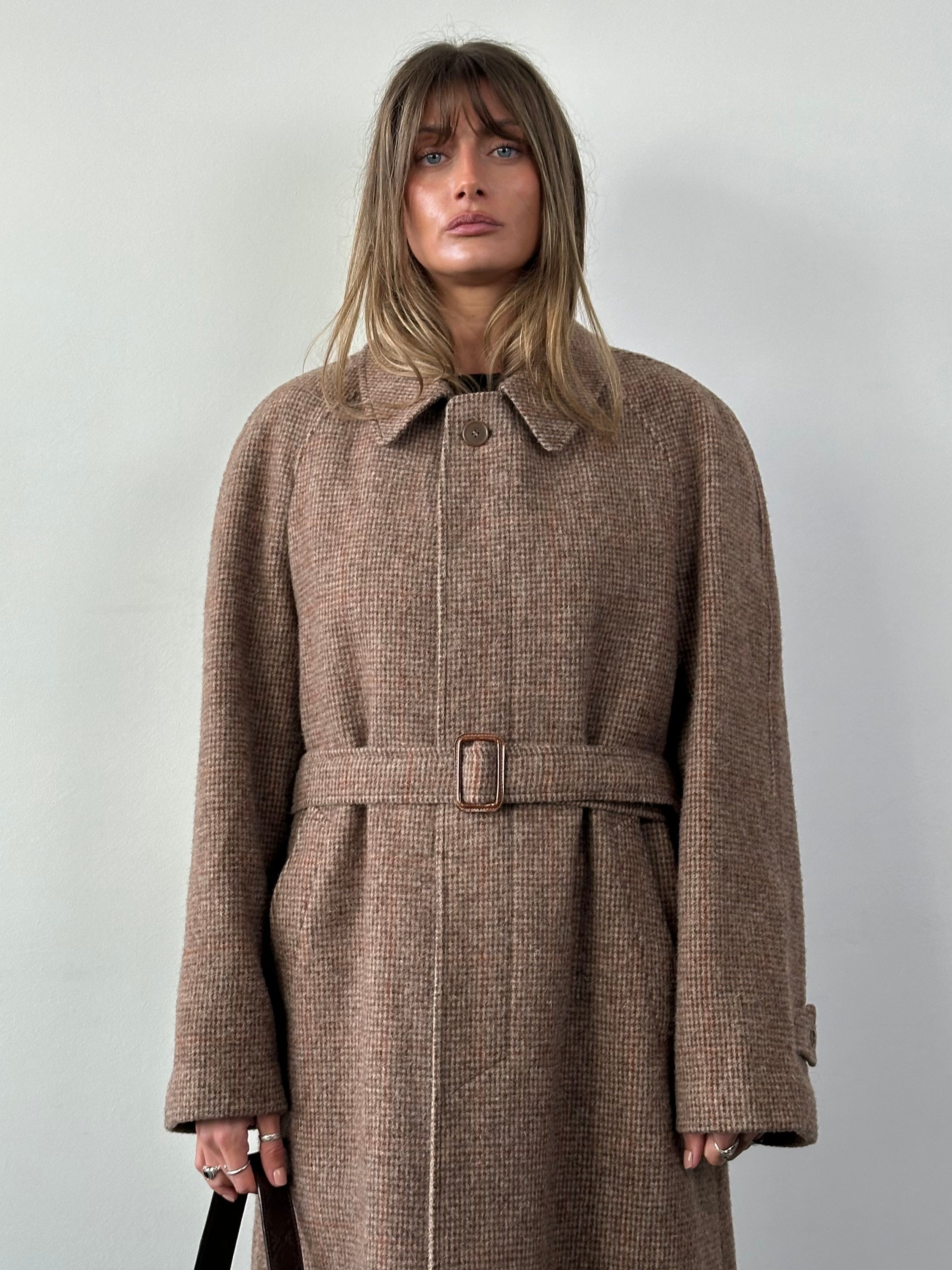 Vintage Italian vintage pure wool check coat with belt, single-breasted design in size L/XL, stylish and warm outerwear.