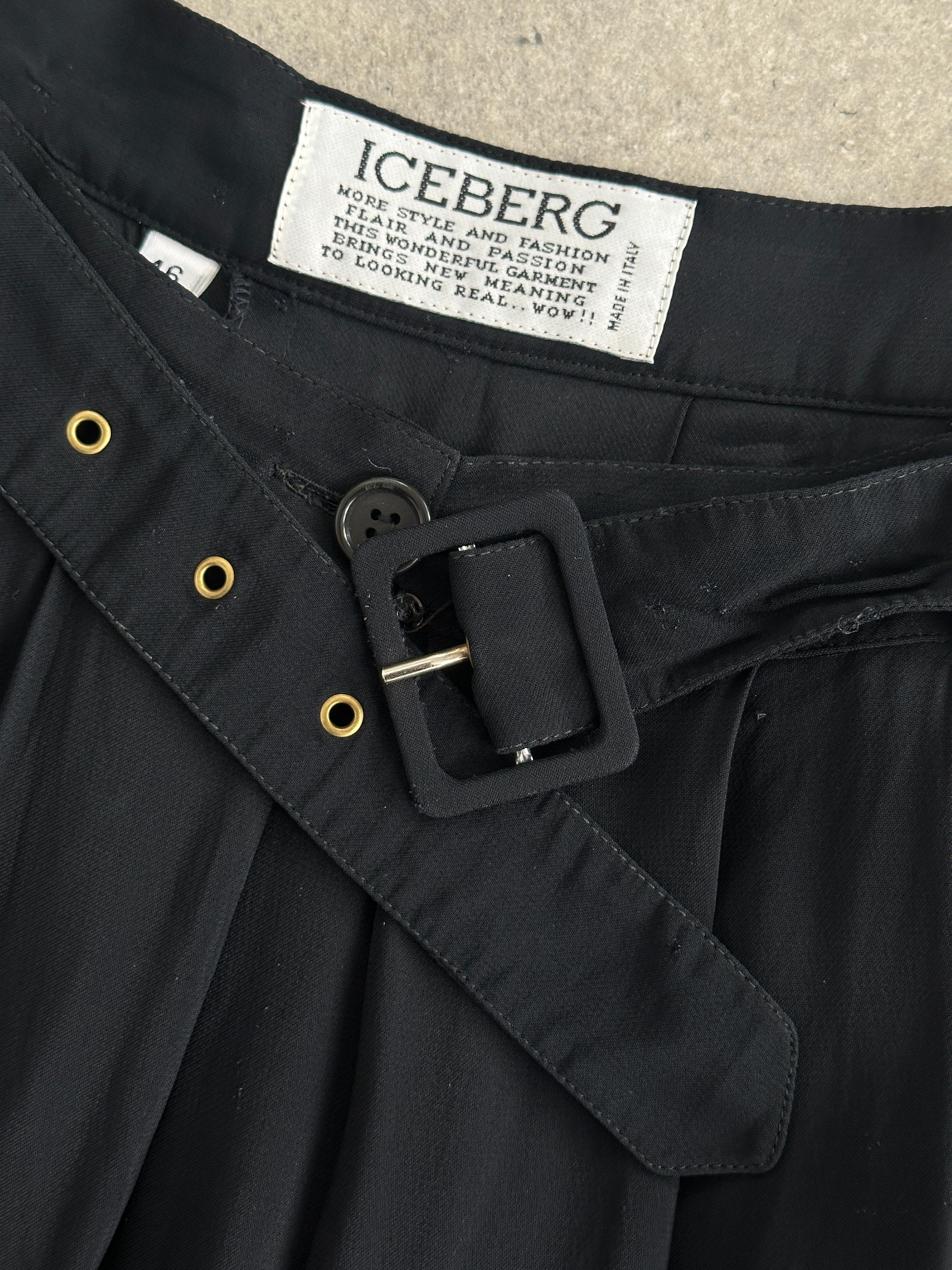 Iceberg pleated midi skirt with belt, W28, showcasing lightweight fabric, structured pleats, and stylish design.