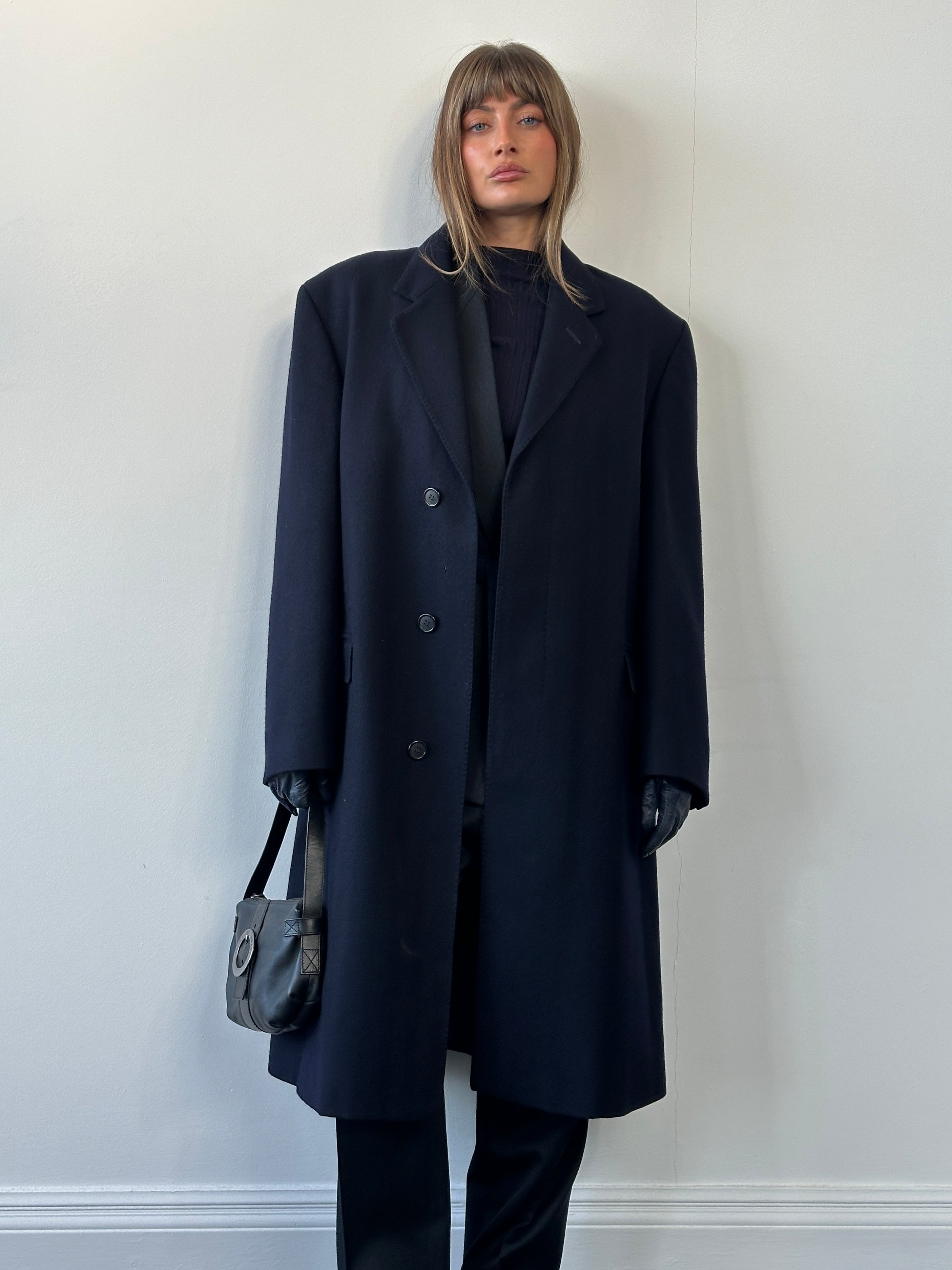 Pierre Cardin 1990s pure wool coat with concealed placket in XL/XXL size, showcasing a classic coat design and tailored fit.