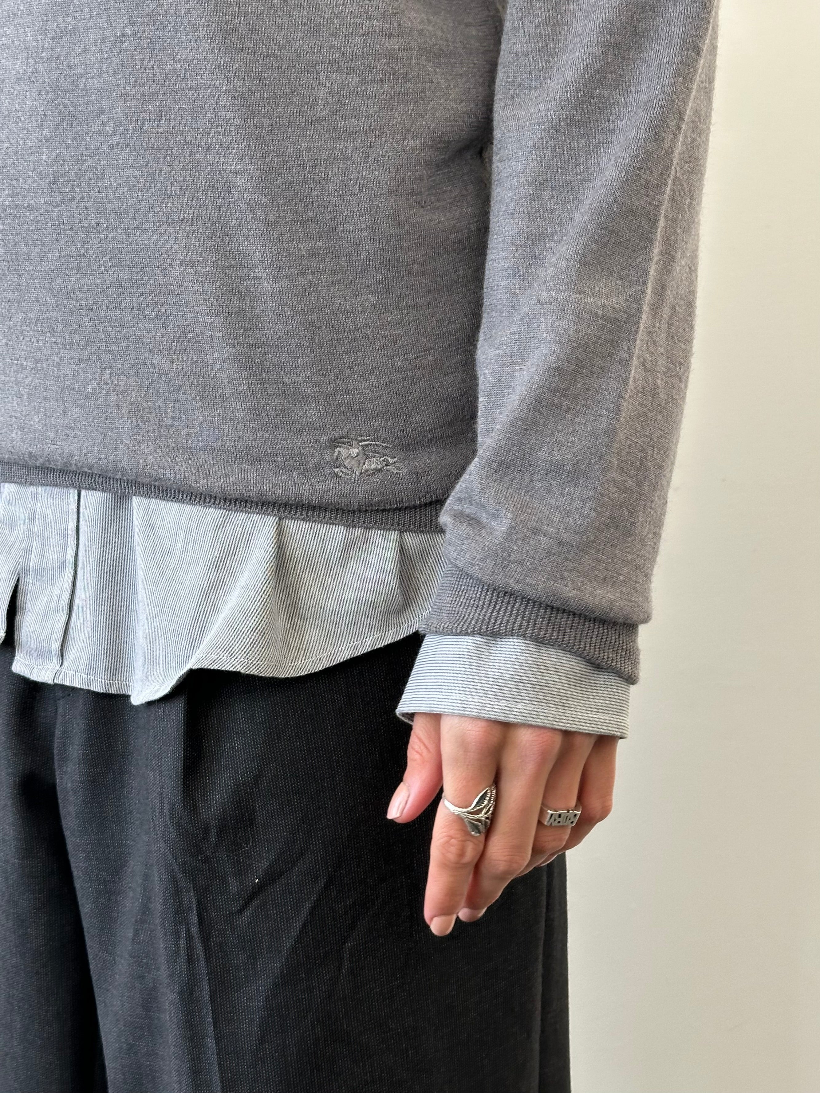 Burberry London 2000s pure merino wool logo knitted jumper in size M, featuring a classic design and visible brand logo.