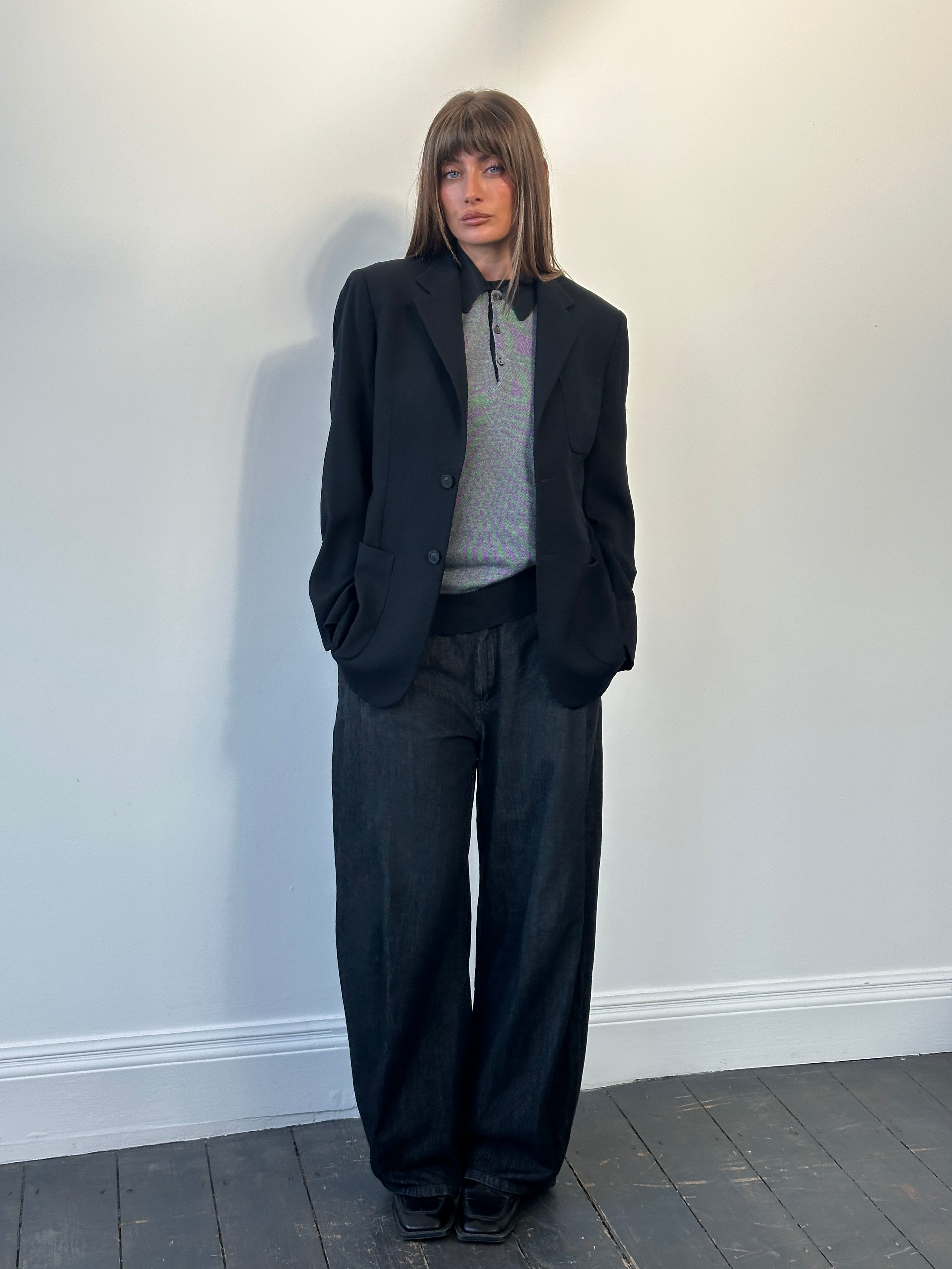 Emporio Armani 2000s men's pure wool single-breasted blazer in classic style, featuring notch lapels and tailored fit.