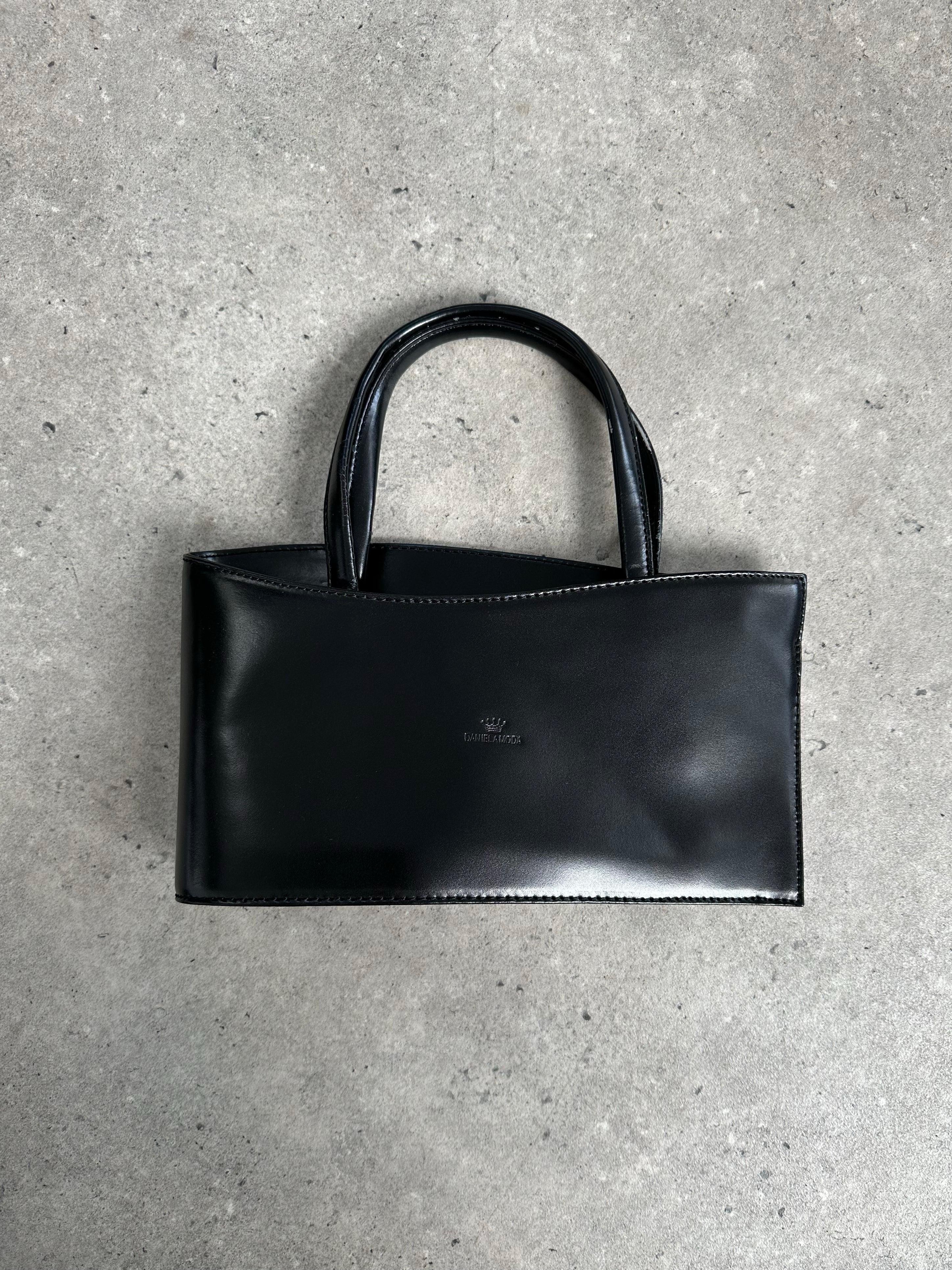 Italian Vintage 2000s Curved Leather Hand Bag