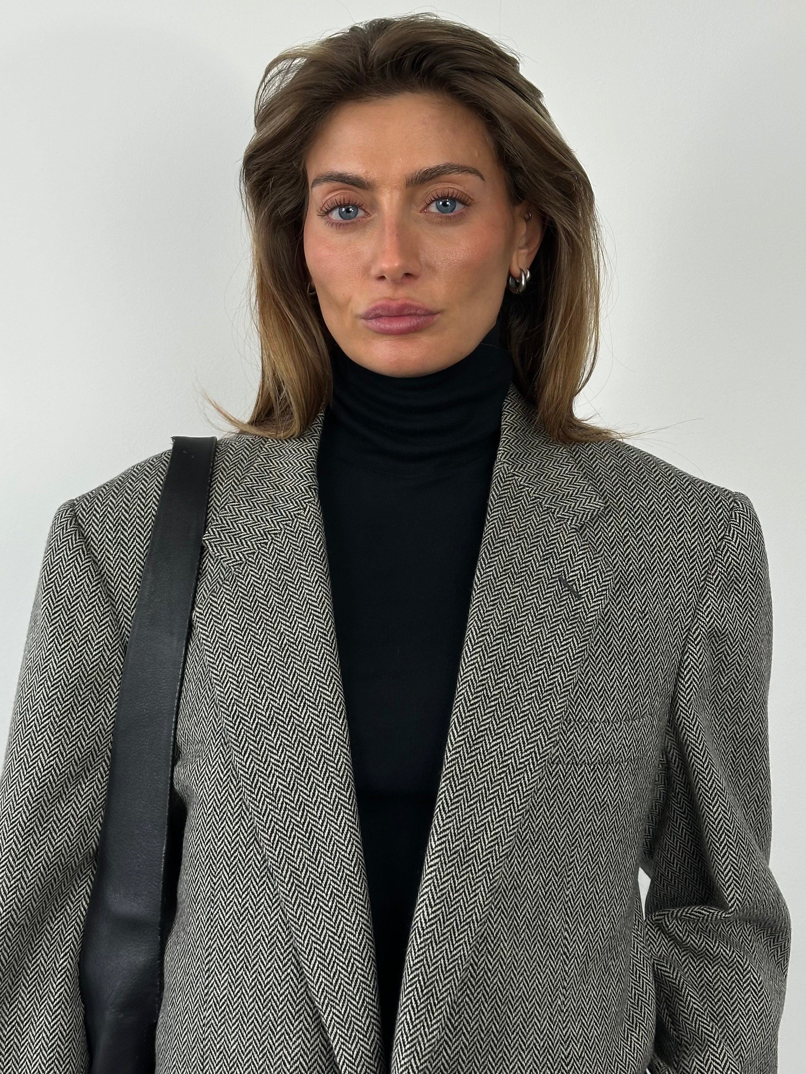 Burberry 1990s pure wool herringbone blazer in XL size, featuring classic tailored design and check pattern fabric.