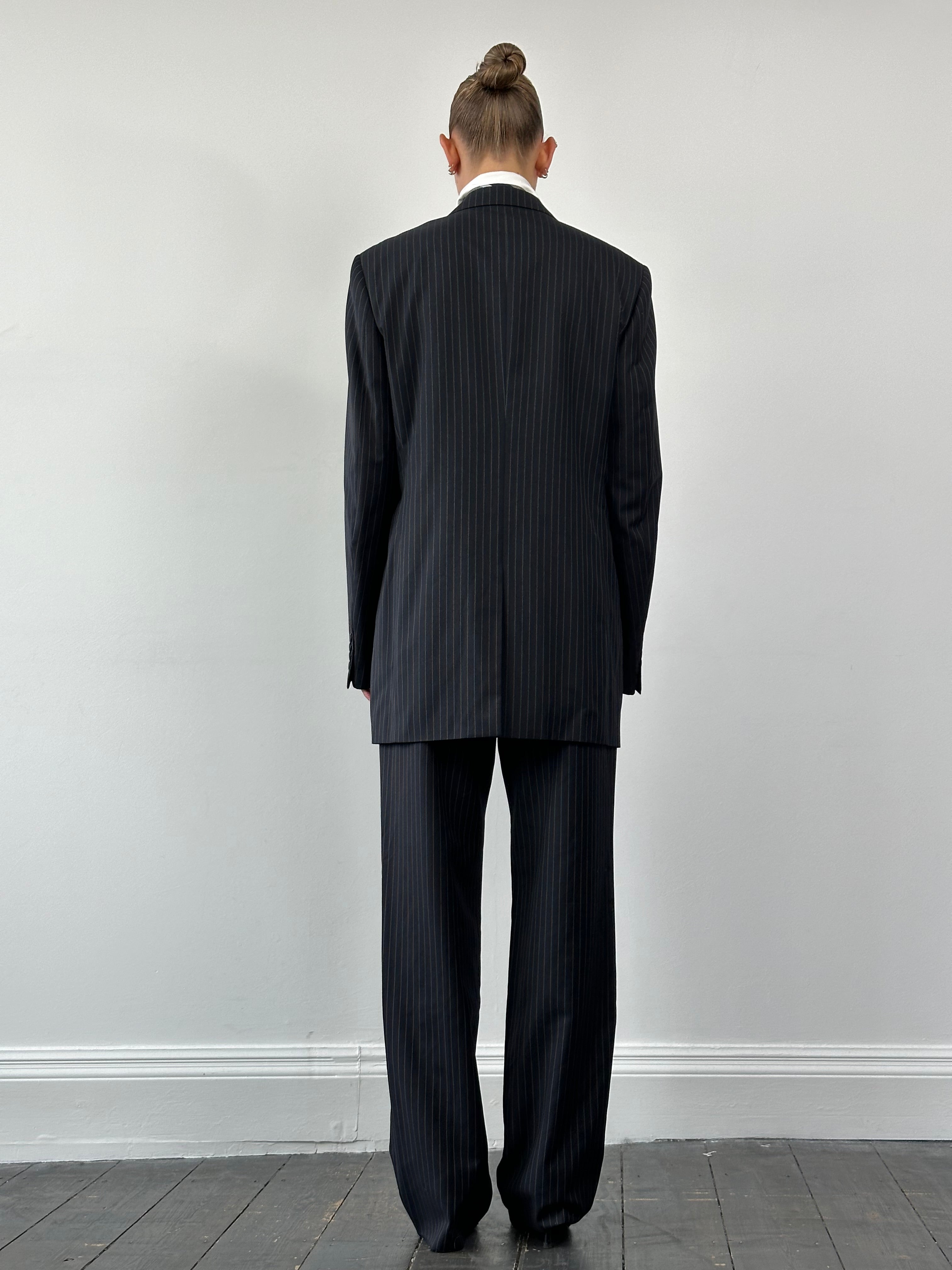 Yves Saint Laurent Pour Homme 1990s wool pinstripe single-breasted suit, 40L/W32, featuring classic tailored fit and pinstripe fabric.