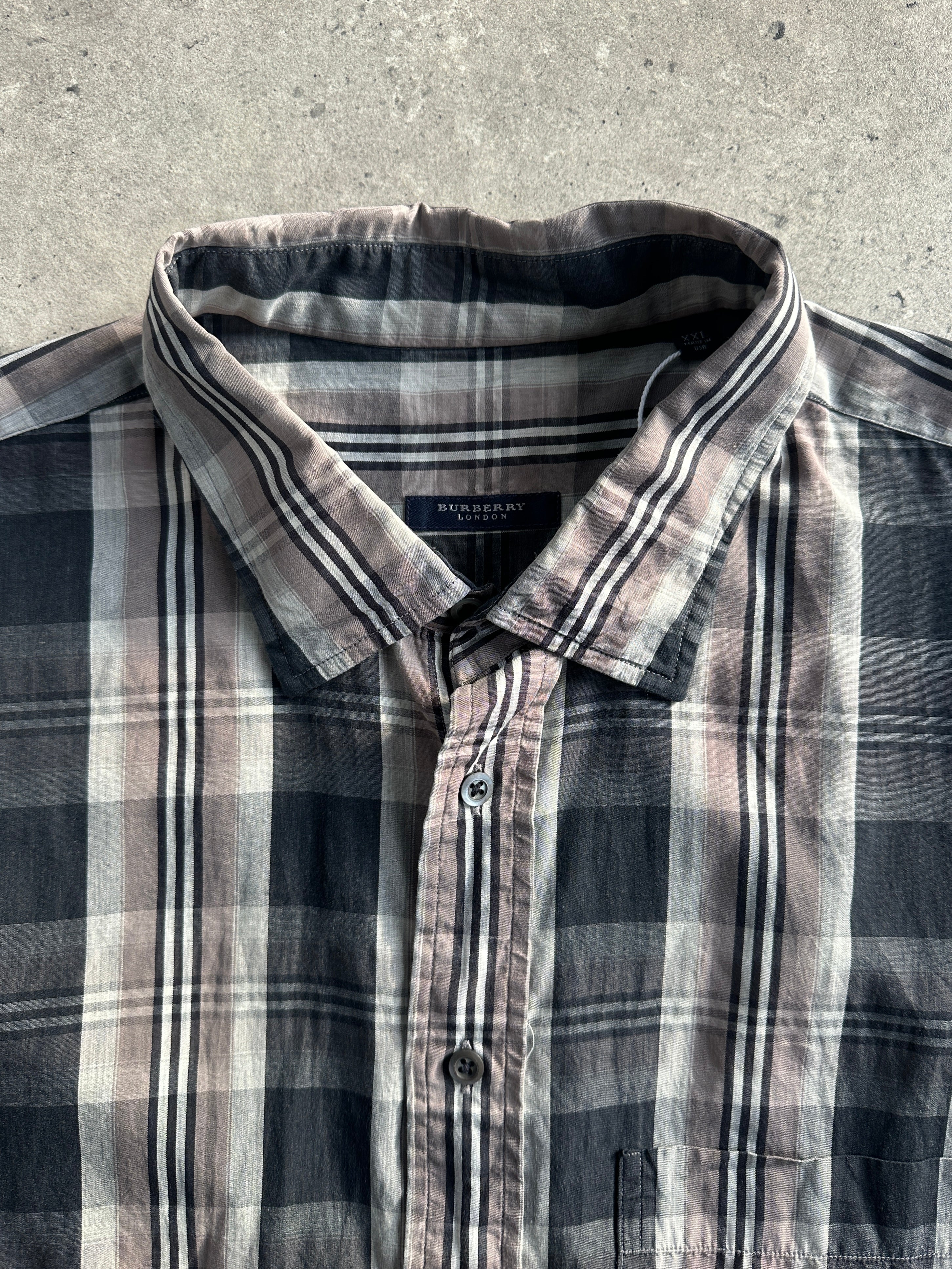 Burberry London 1990s check pure cotton shirt in XXL, featuring classic plaid pattern and collared design.