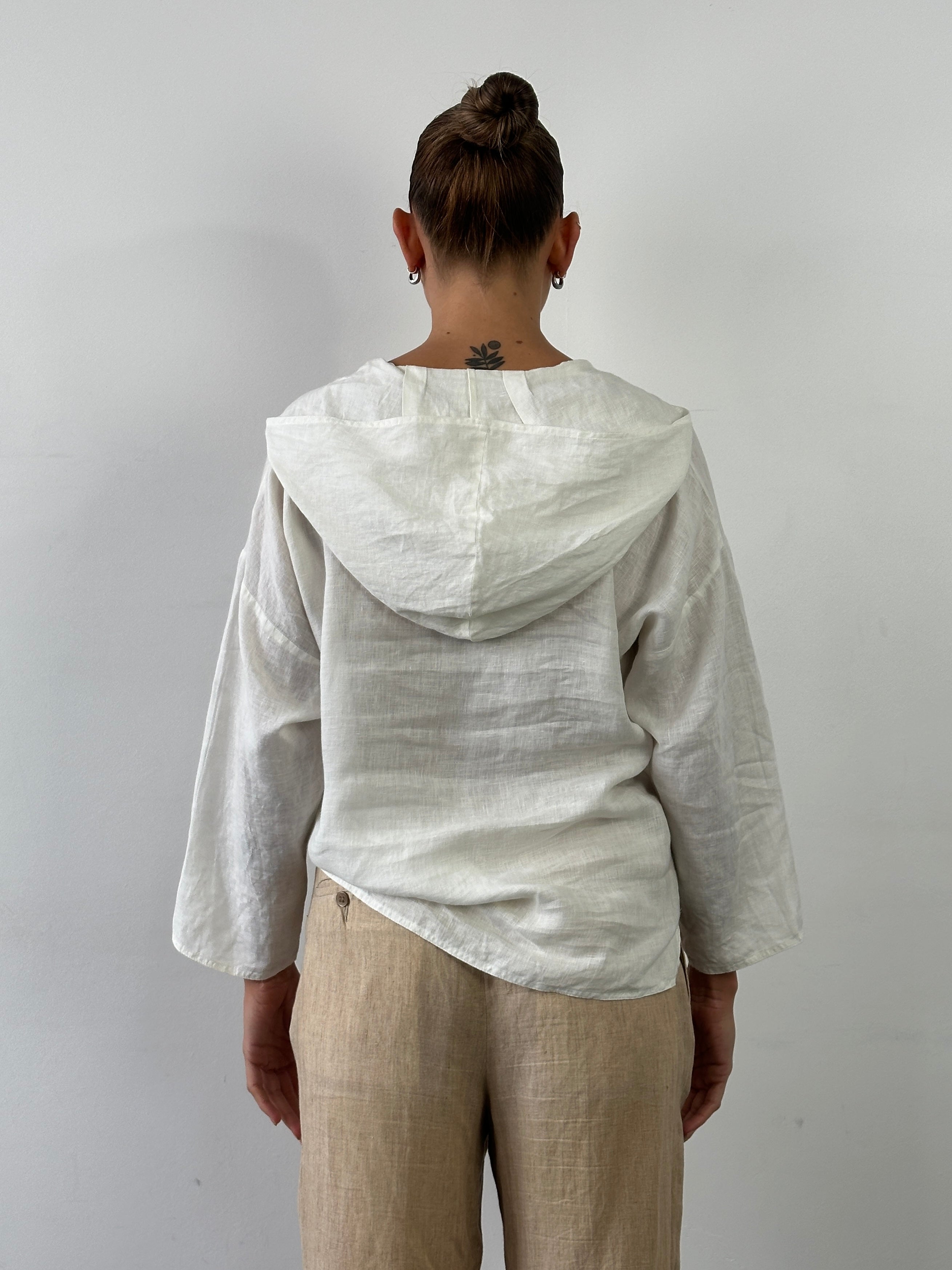 Max Mara pure linen hooded tank top in S/M, light and breathable fabric with a relaxed fit and hood, shown on a plain background.