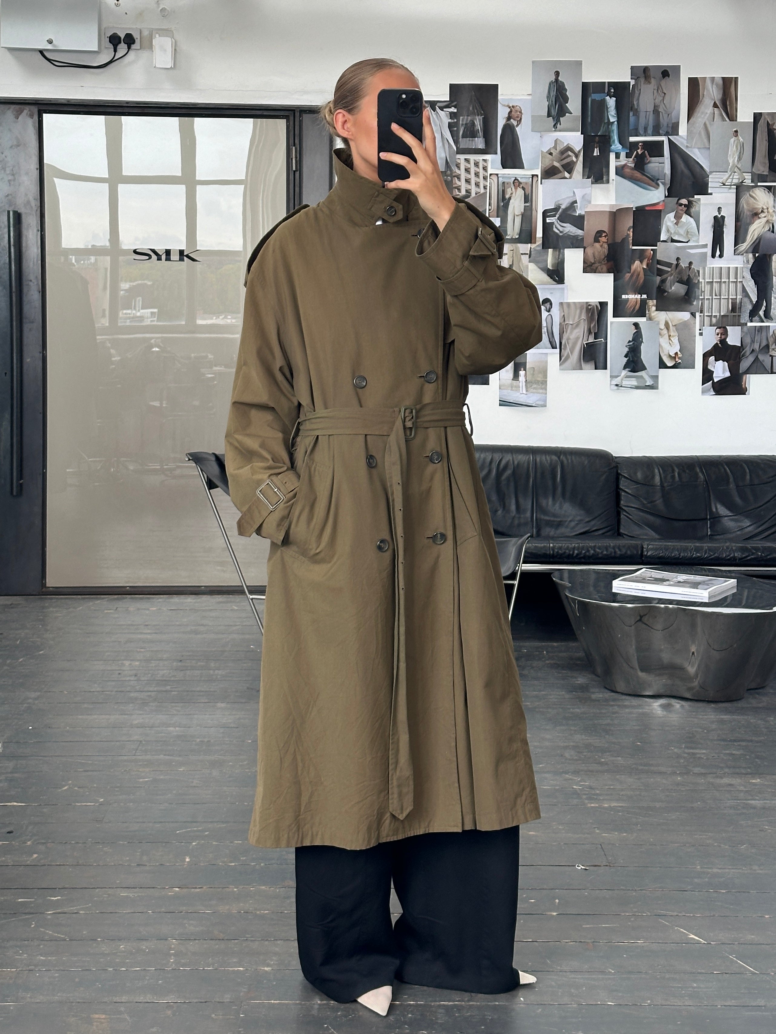 London Fog 1980s high neck belted trench coat in XXL, beige color, with classic double-breasted design and waist belt.