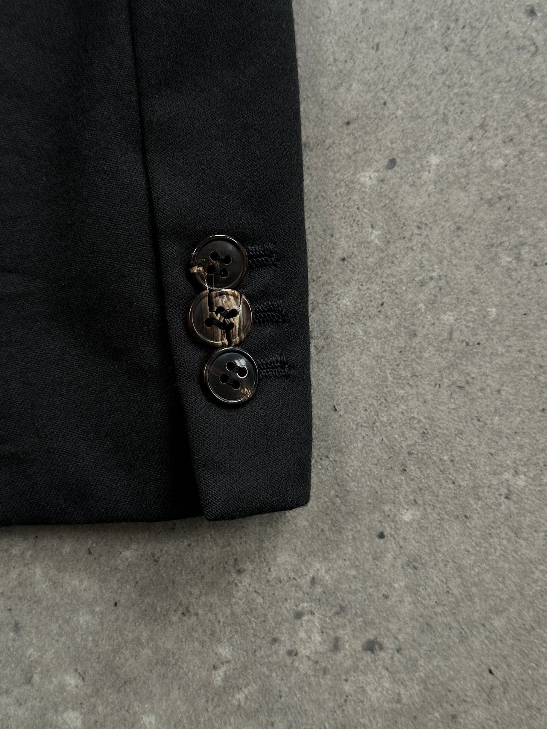 Japanese vintage 1990s pure wool straight-leg suit in size 40R/W26, featuring a tailored fit and classic design.