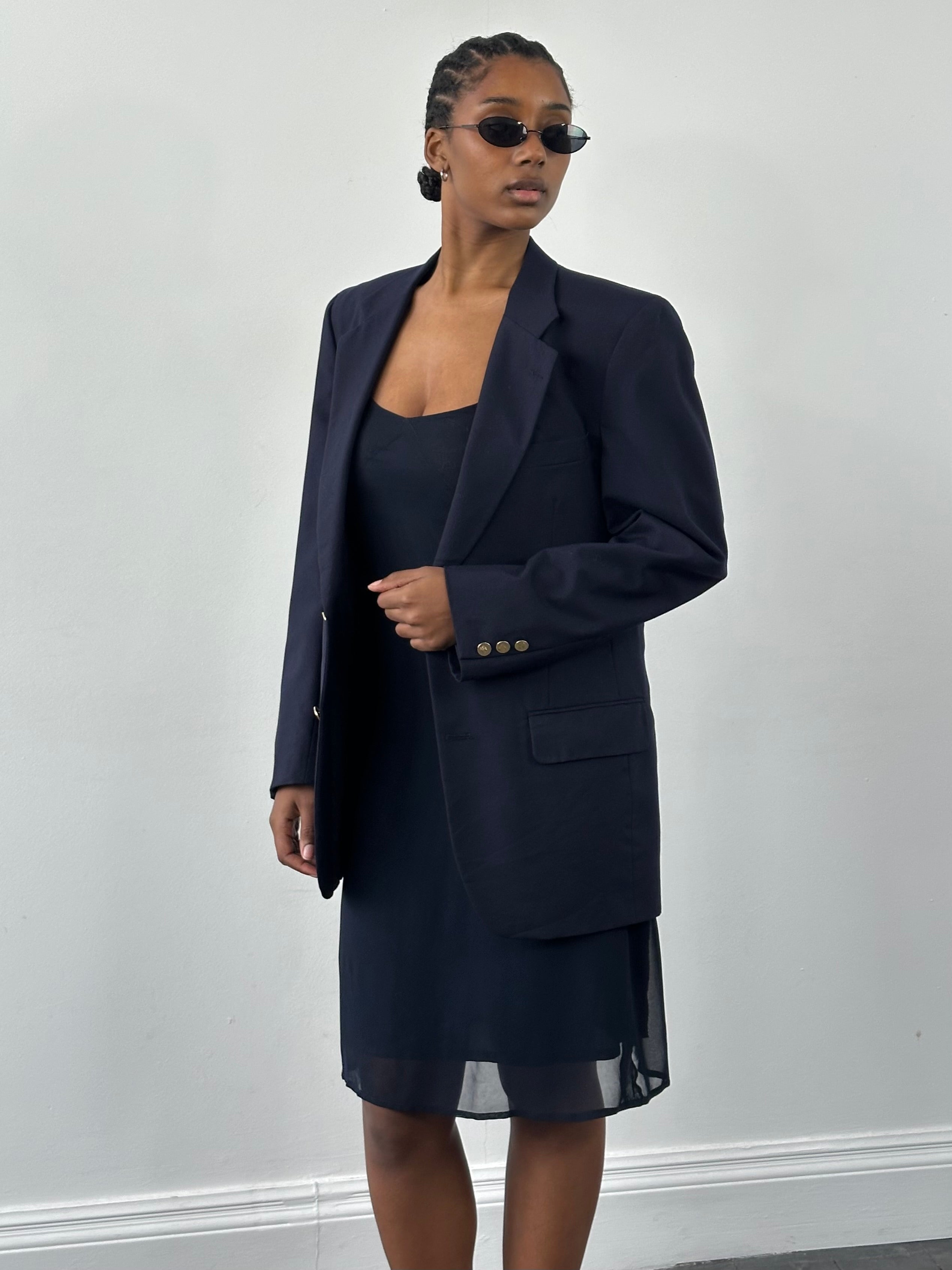 Burberry 1980s bespoke pure wool blazer in size 38R/M, tailored fit with classic button closure and sophisticated design.