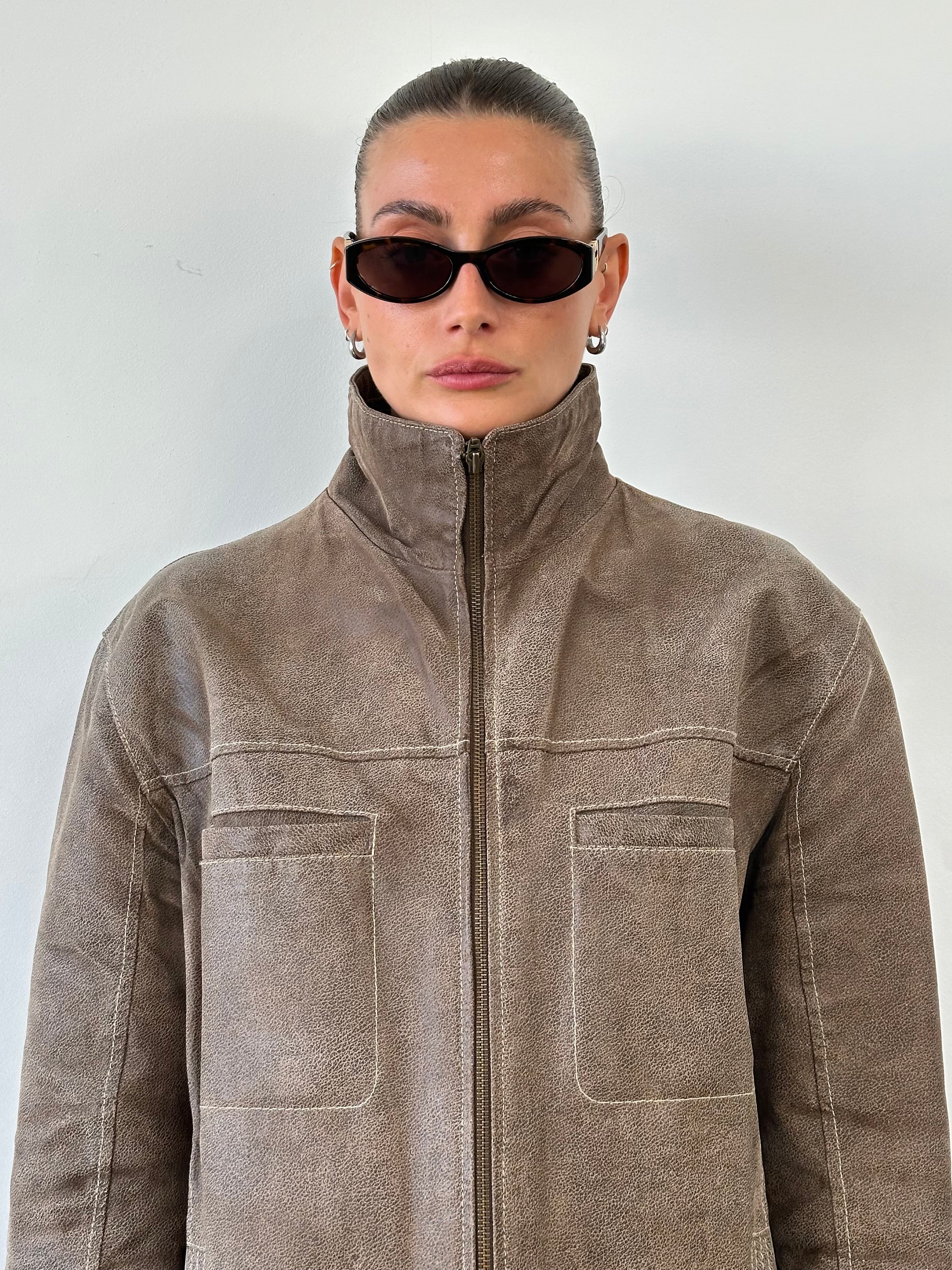 Vintage textured high neck leather jacket in XL, featuring a classic design and durable leather material.