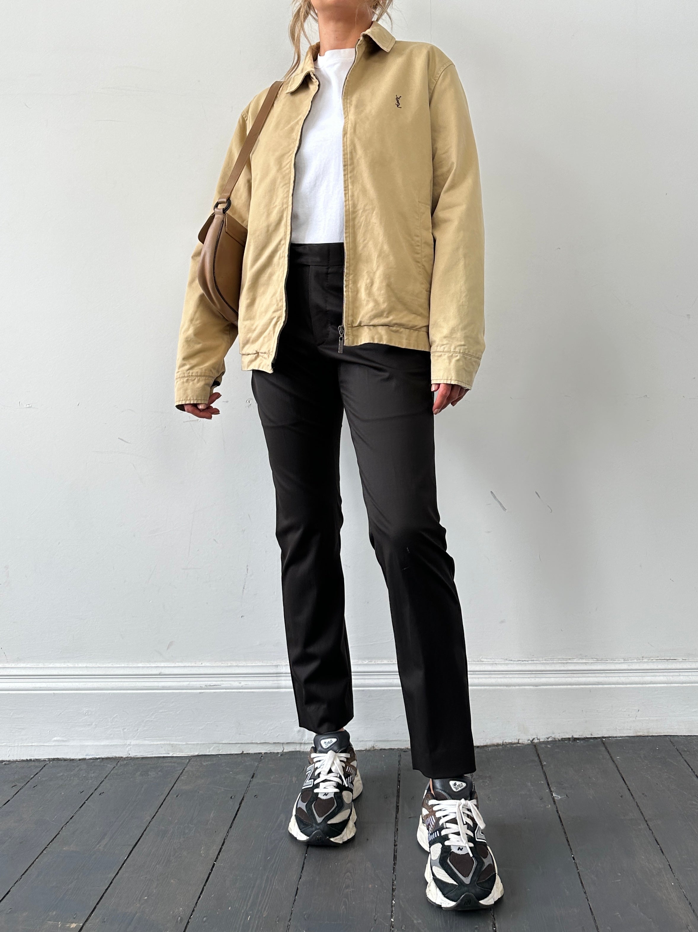 Gucci wool tailored trousers in size W30, featuring a classic fit and elegant design, displayed on a neutral background.