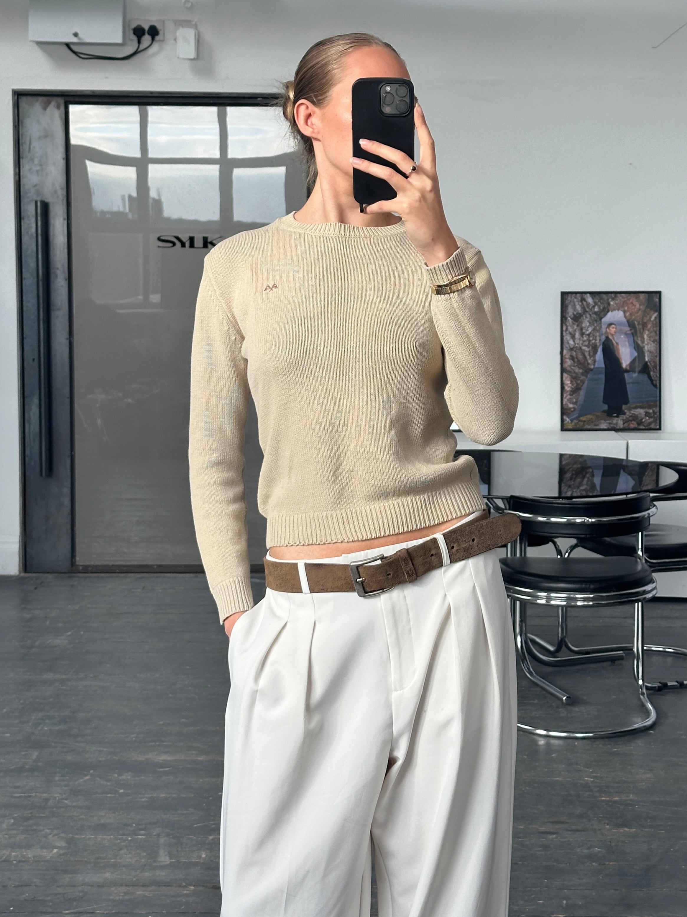 Thomas Burberry cotton knitted logo jumper in XS, featuring classic design and visible Burberry logo on the front.