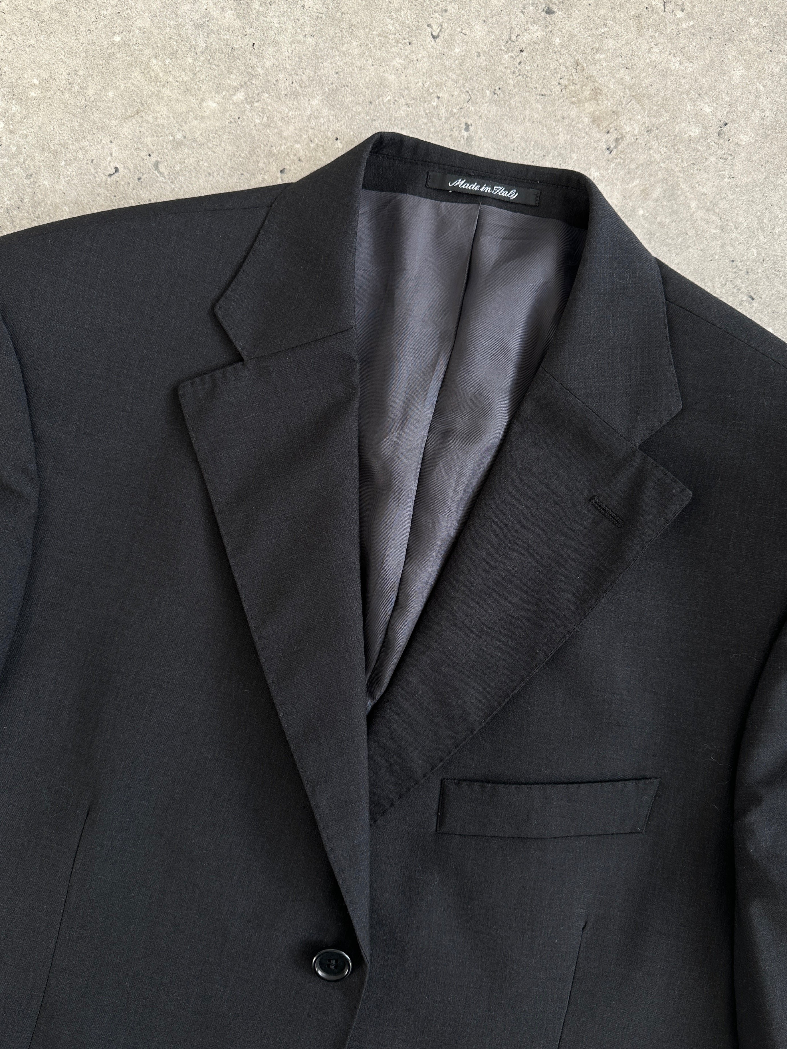 Vintage Italian vintage virgin wool blazer, single-breasted style in size 44R/XL, tailored fit with classic lapel and button closure.