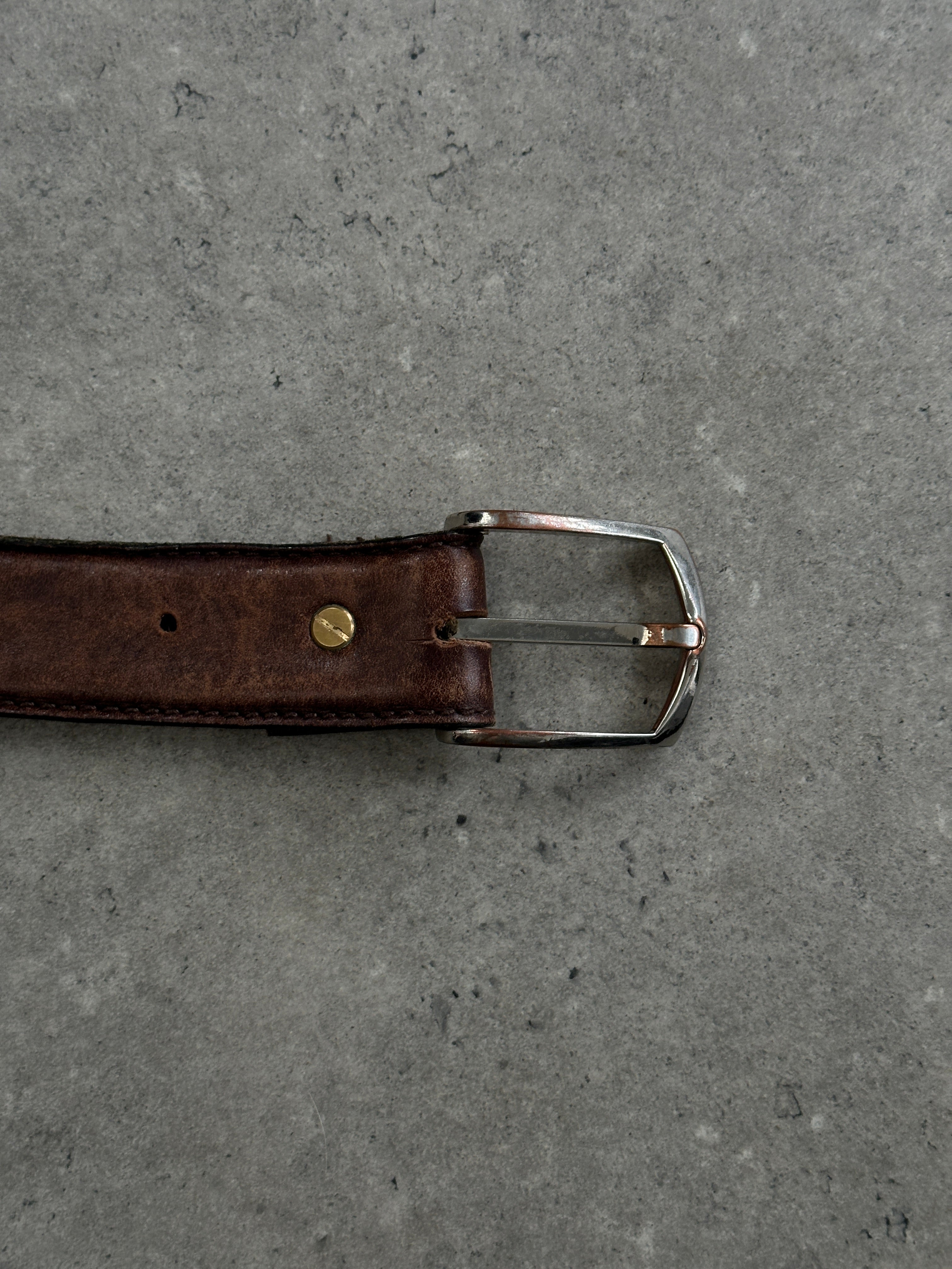 Vintage distressed leather belt with antique finish, adjustable size W37-41, classic accessory from Vintage brand.