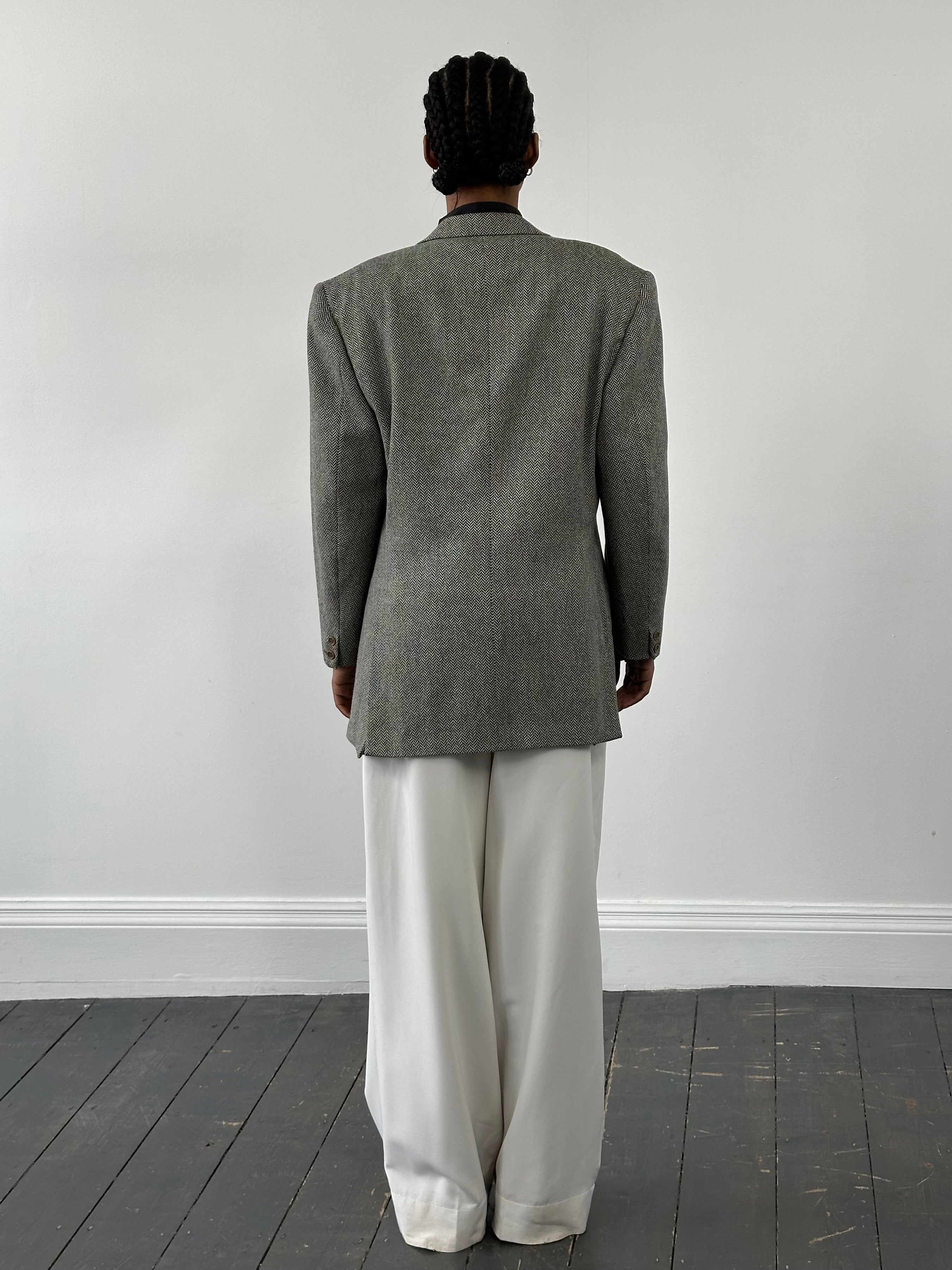 Burberry 1990s herringbone pure wool single-breasted blazer, size 42R/L, showing classic design and tailored fit.