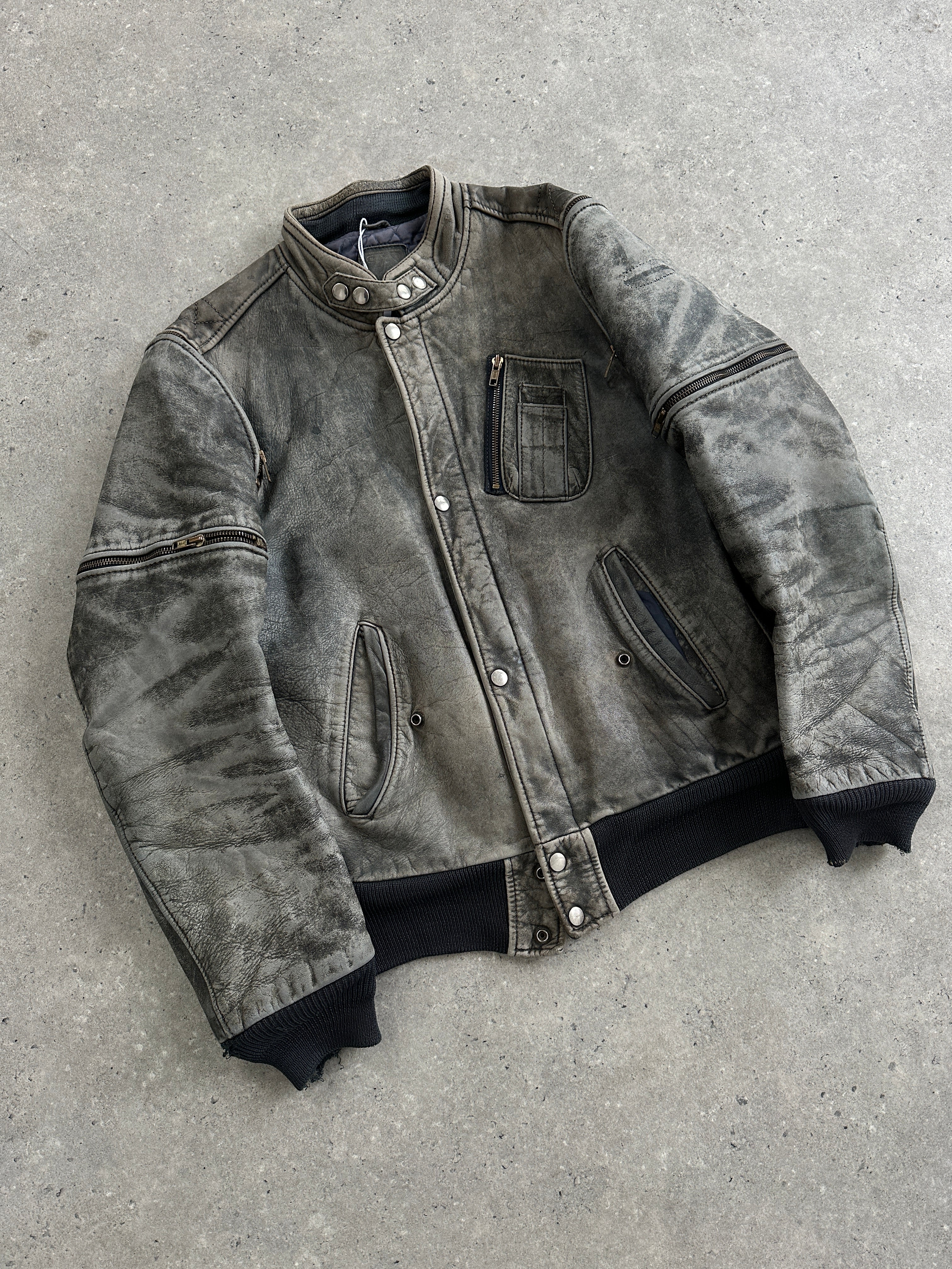 Vintage 3-in-1 aged leather bomber jacket for men, featuring a classic design and durable construction.