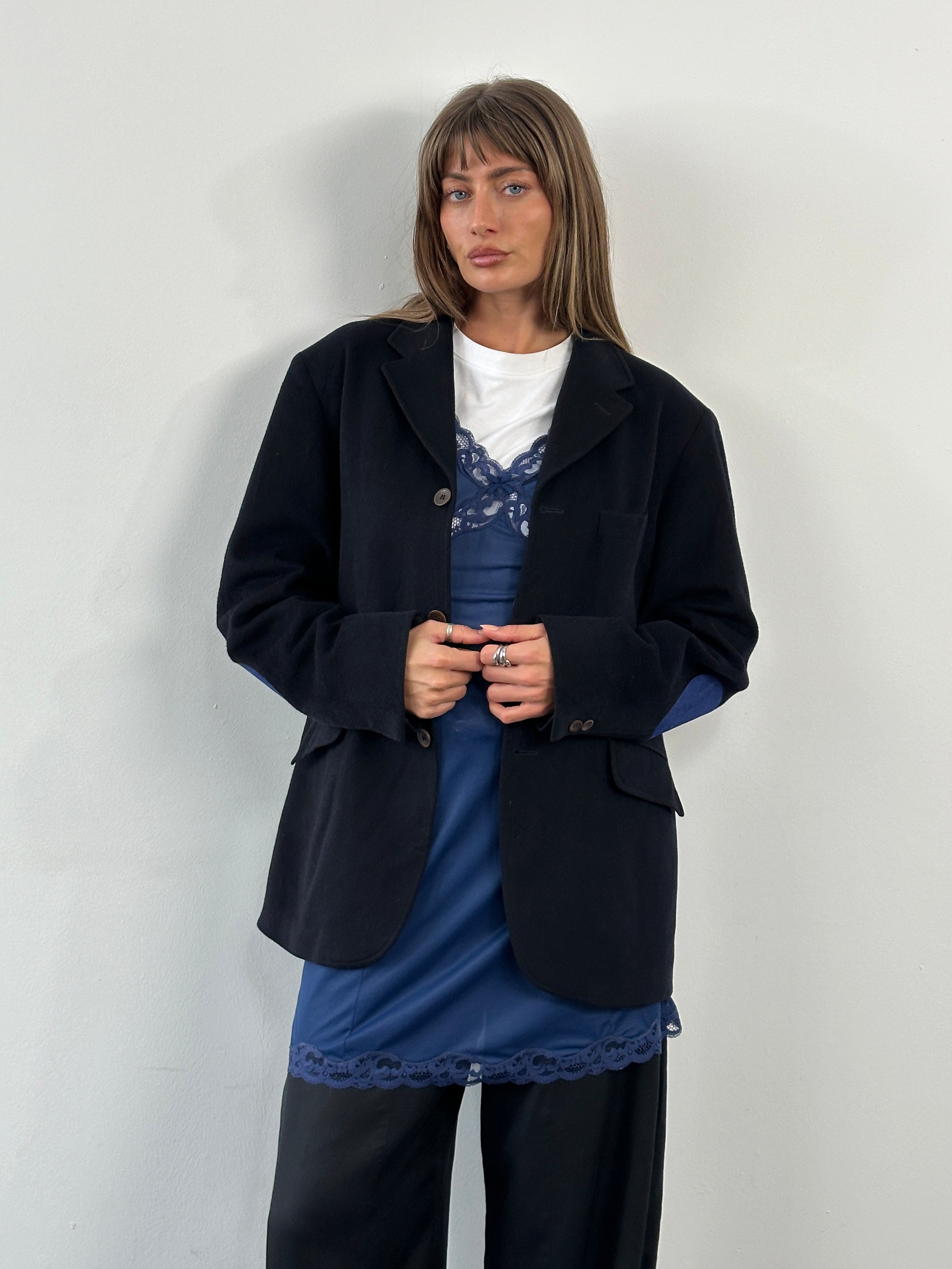 Vintage 1990s pure cashmere blazer, single-breasted, in size 42R/XL, featuring classic tailored design and rich texture.