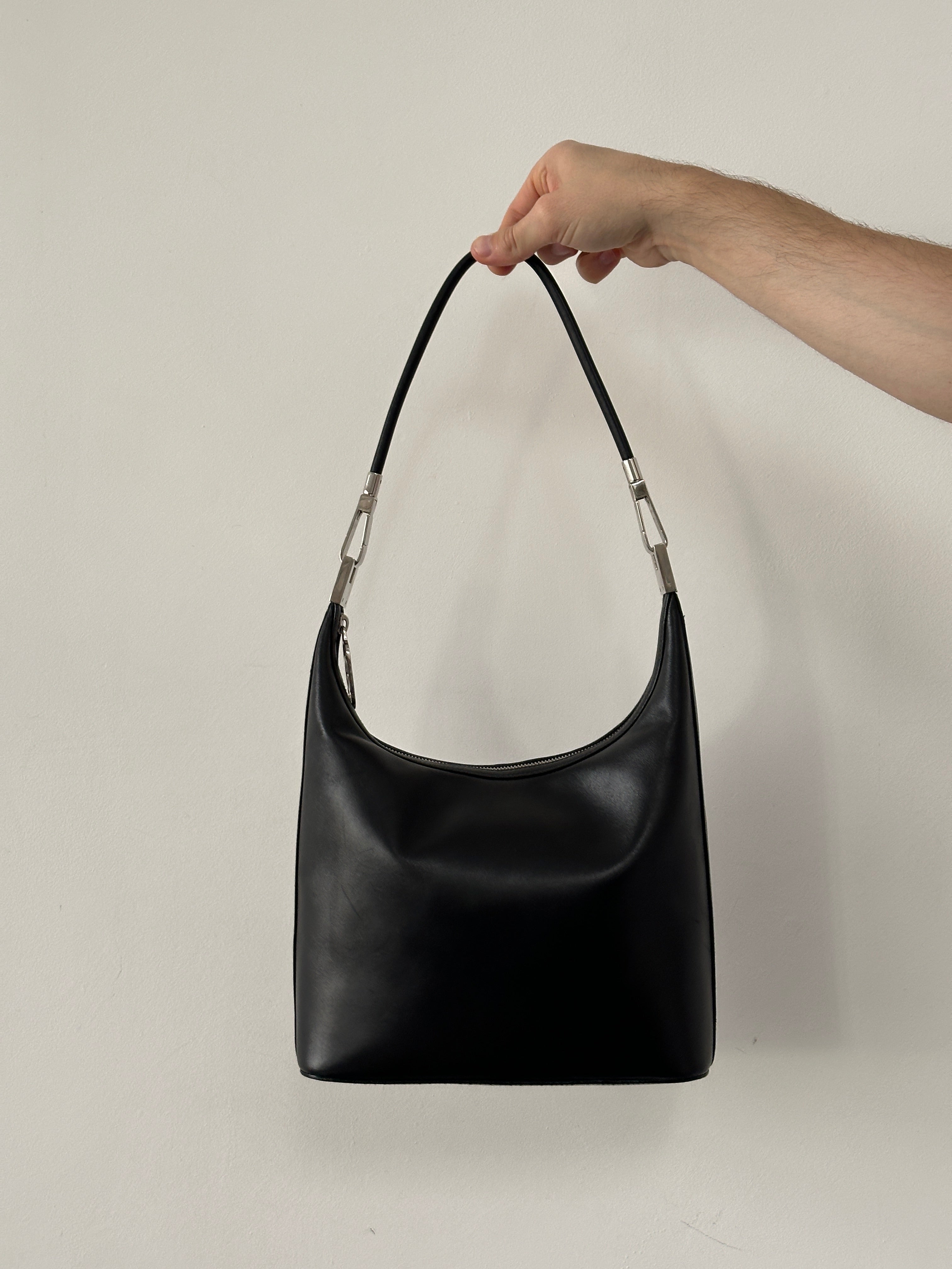 Gucci GG Leather Shoulder Bag - SYLK