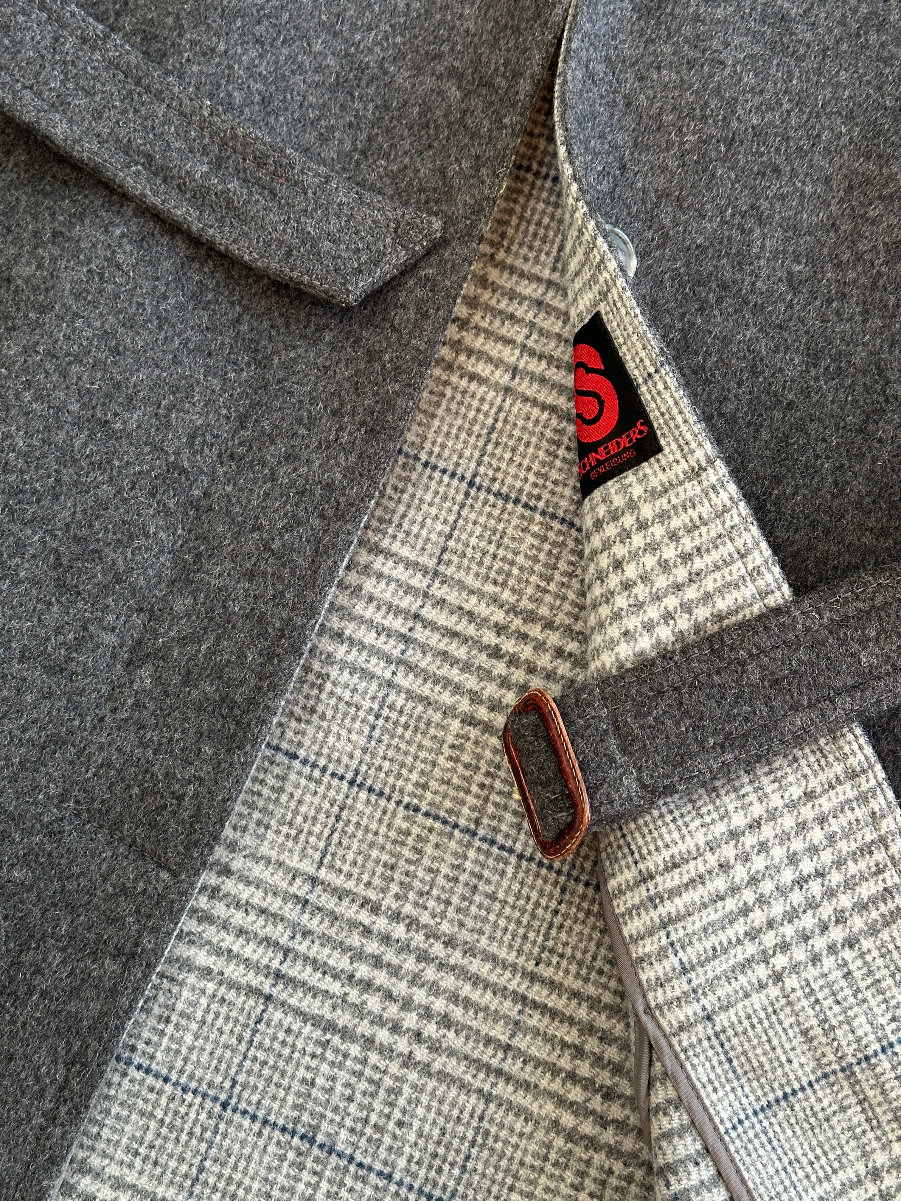 Vintage 1980s wool belted coat with concealed placket, featuring classic design and tailored fit in S/M size.