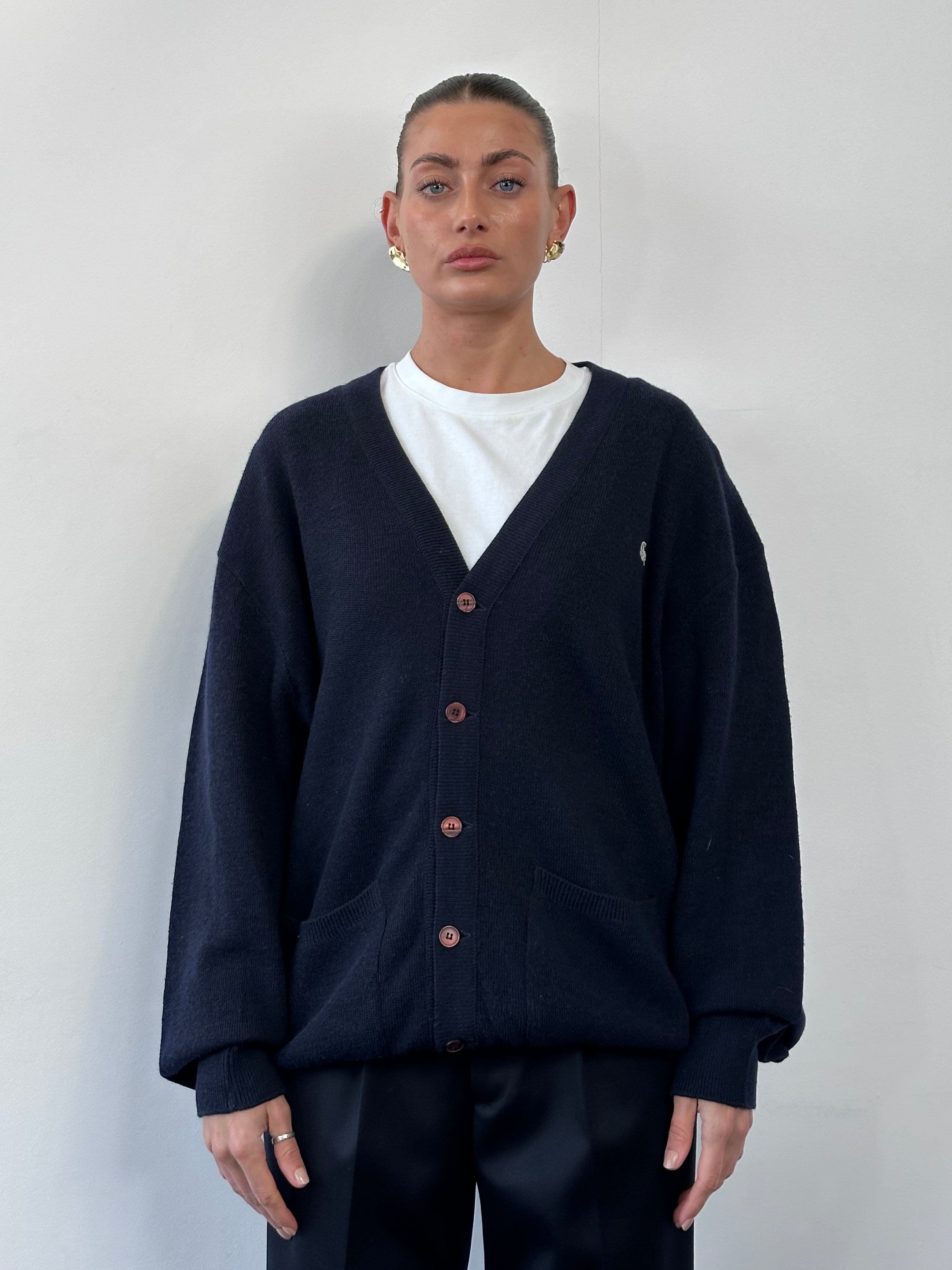 Lacoste wool logo knitted cardigan in XL/XXL, featuring a classic design with the Lacoste crocodile logo on the front.