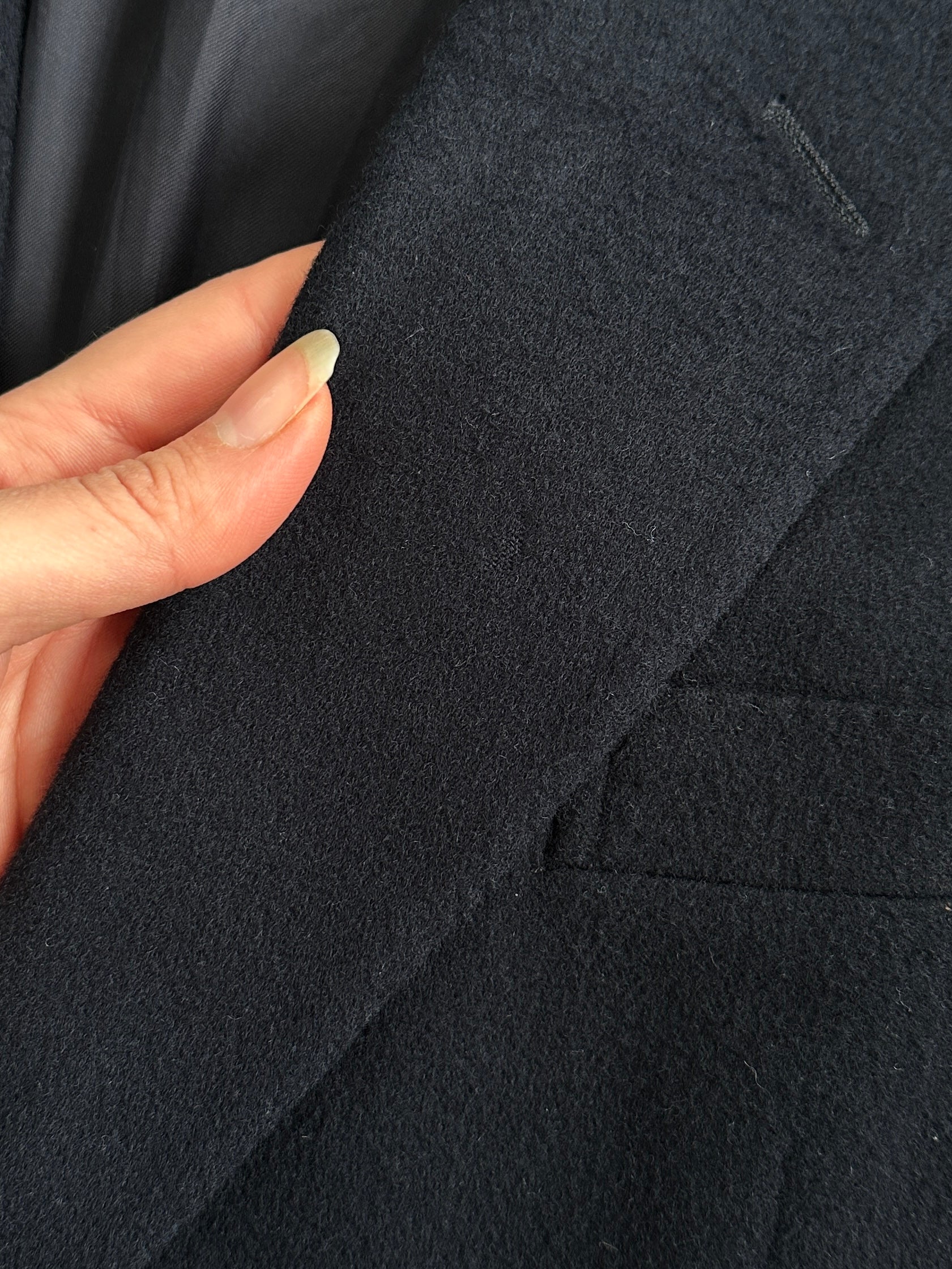 Aquascutum brushed wool cashmere blazer in size 46R/XXL, single-breasted men's jacket with classic tailored fit.
