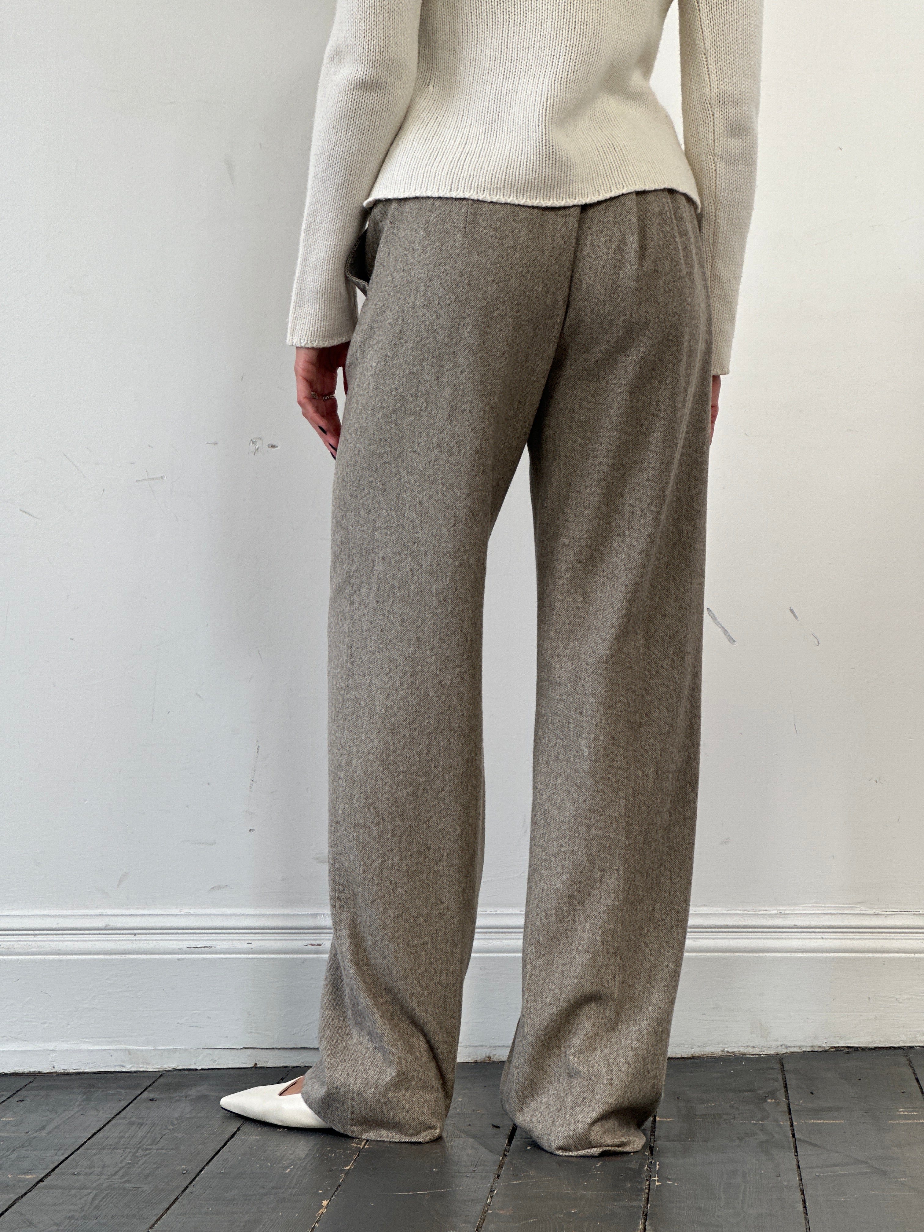 Max Mara wool wide-leg high-waisted trousers in W32, showcasing a tailored fit and elegant design in neutral fabric.