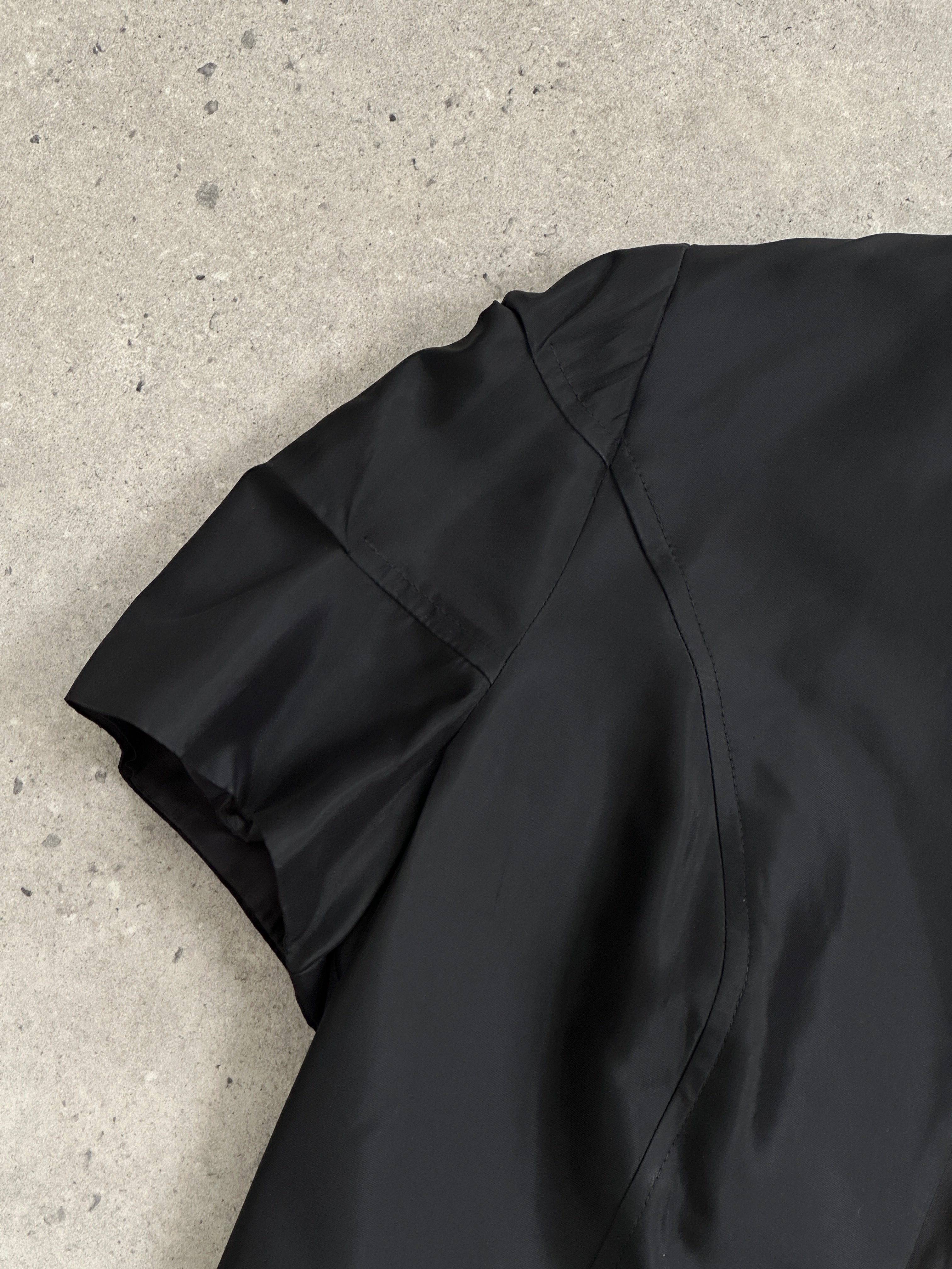 Vintage Italian cropped wrap blazer top in classic style, featuring a tailored fit and elegant design, perfect for chic casual wear.