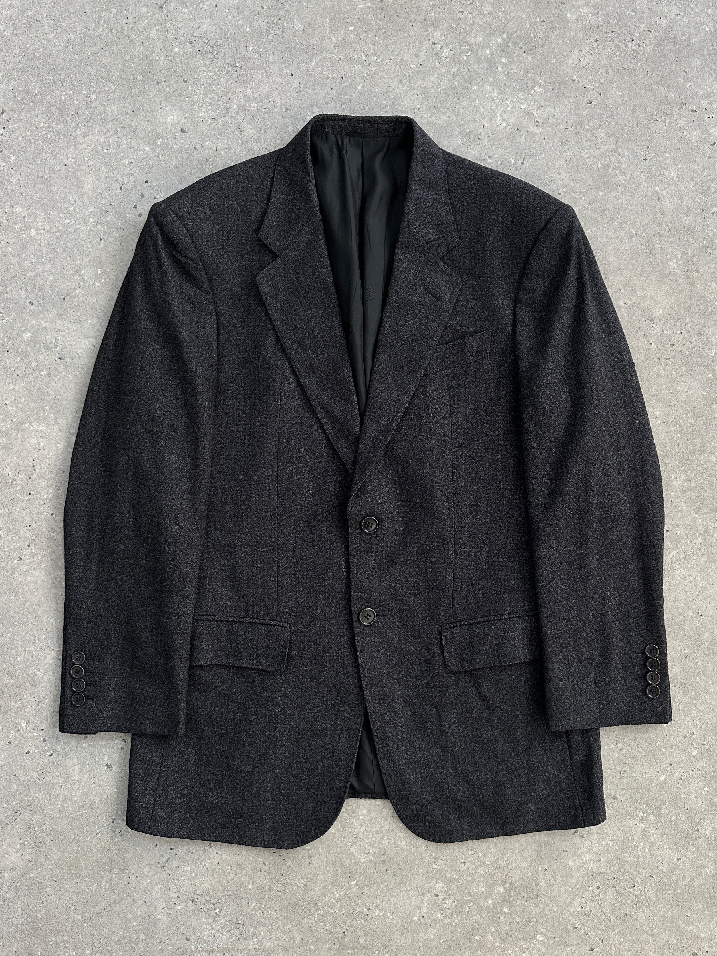 Loro Piana Ascari Parma 1990s pure wool single-breasted blazer in size 40R/L, tailored fit, classic design, beige color.