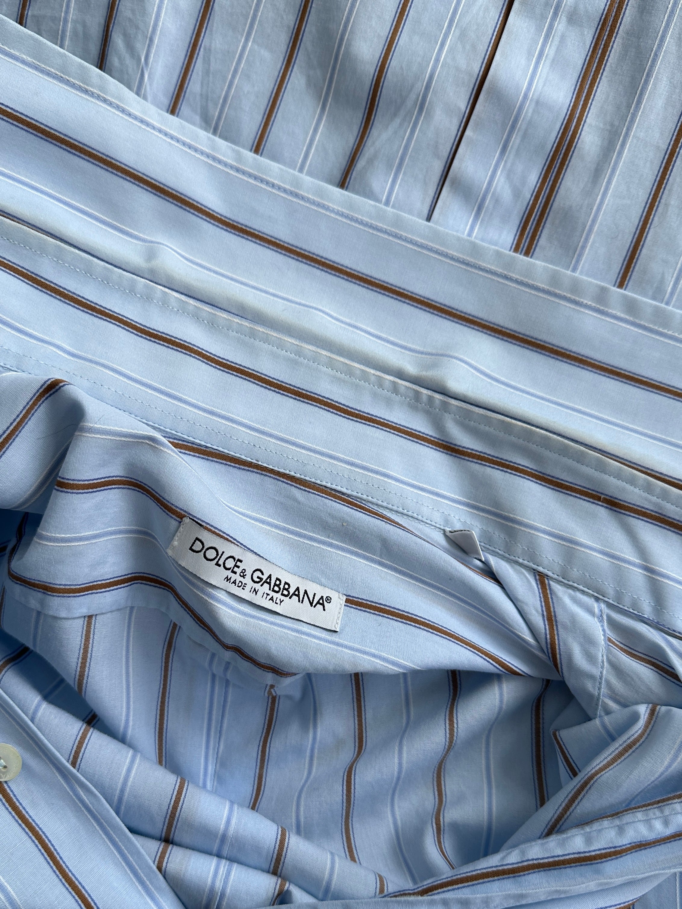 Dolce & Gabbana fitted stripe cotton shirt in white and navy, men's size M/L, with classic collar and button front.