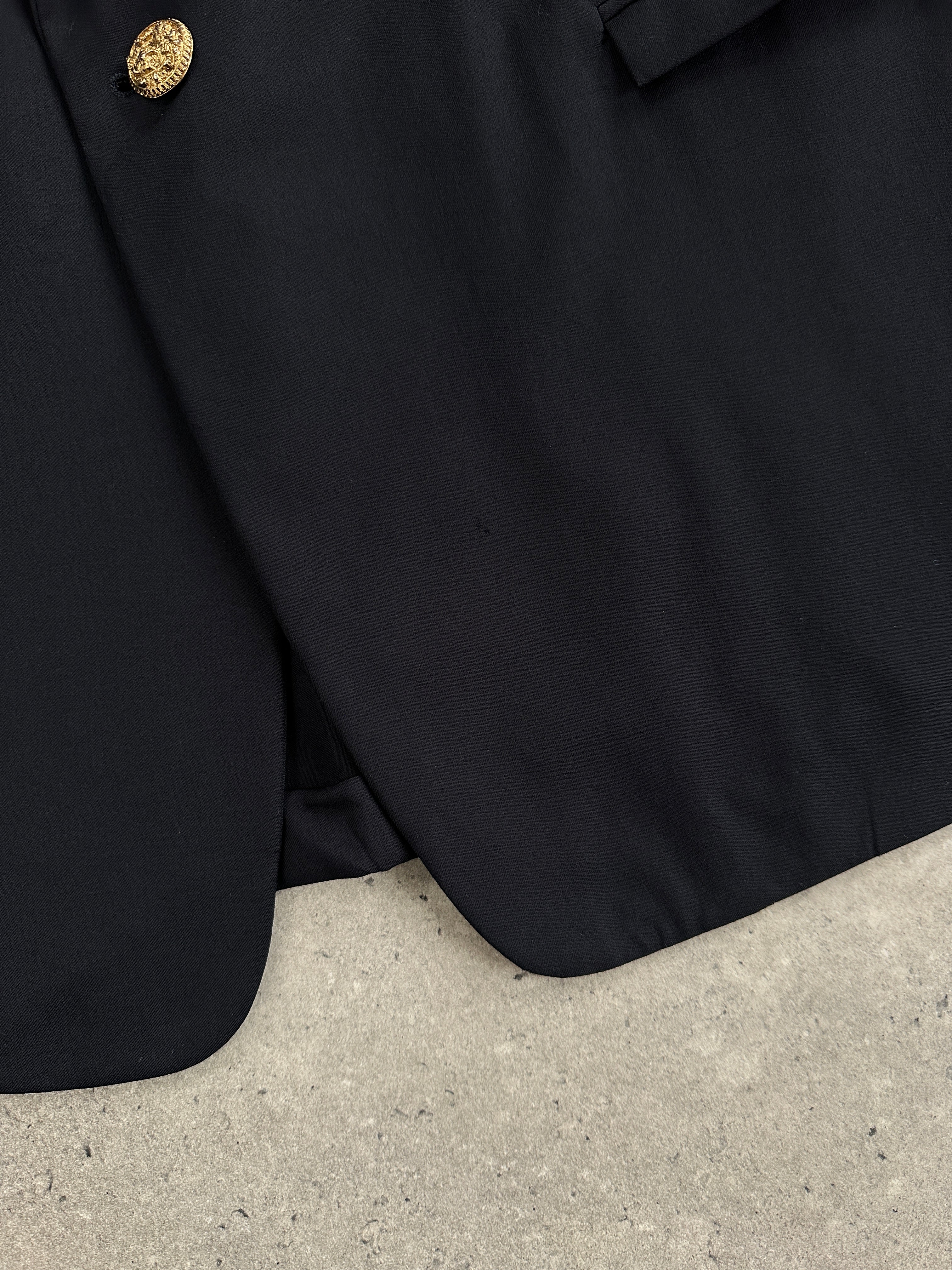 Gianni Versace bespoke pure wool blazer in dark color with single button, size 48R/XXL, tailored fit, and classic lapel.