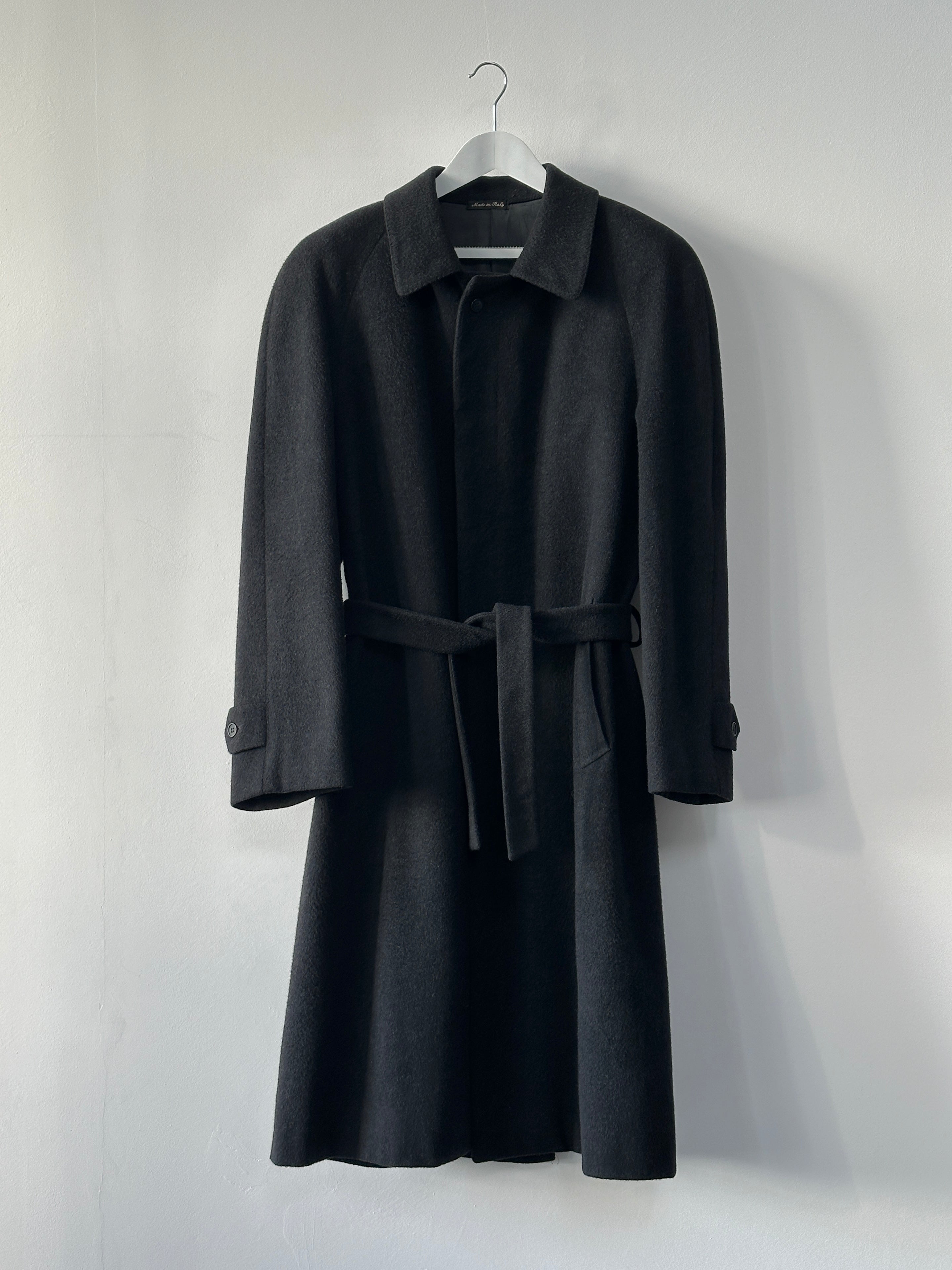 Italian Vintage Wool Cashmere Belted Coat, XL/XXL, showcasing classic design, warm wool and cashmere fabric, and a stylish belted silhouette.